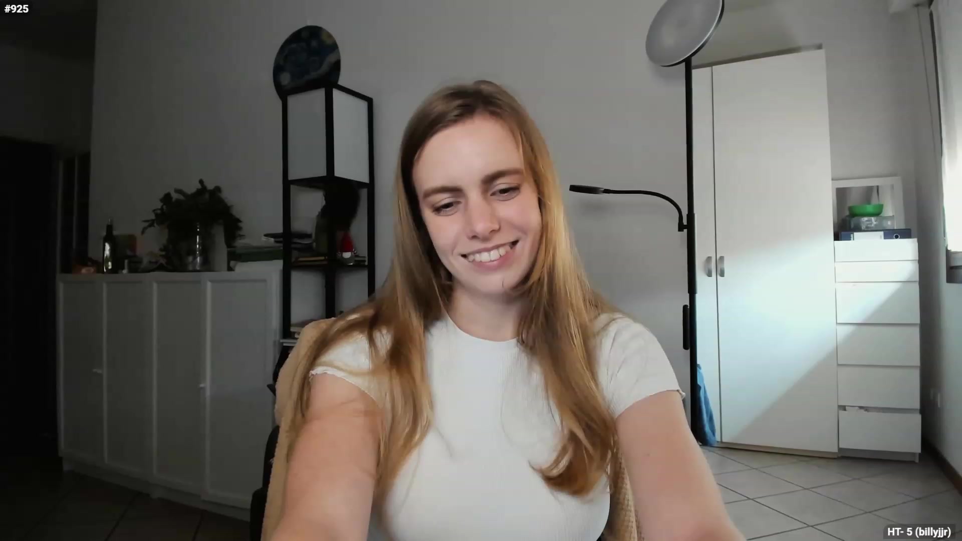 Gallery image thumbnail from Personage's myfreecams stream on, 12/01/2023, 13:14 image 17 of 20
