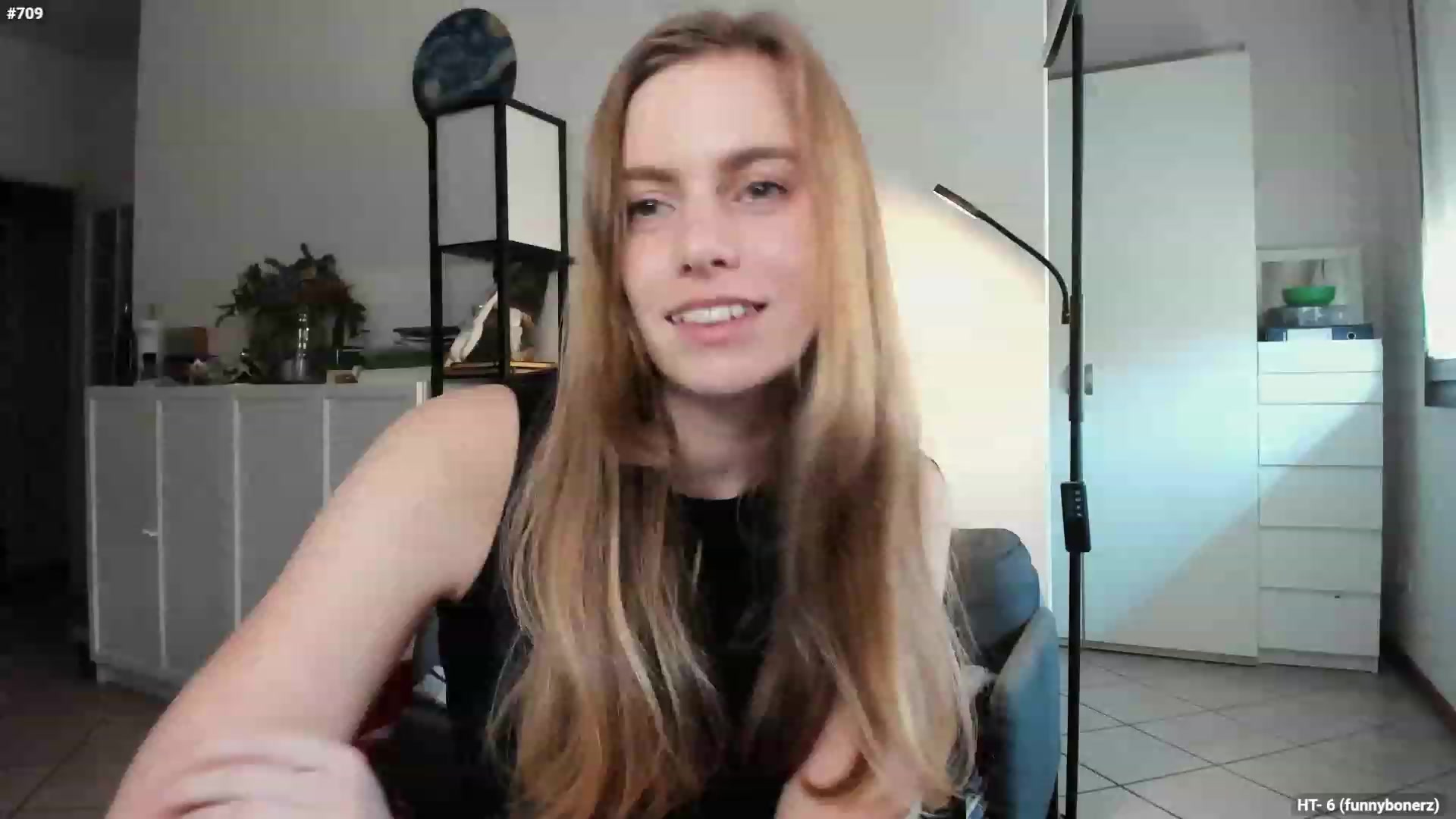 Gallery image thumbnail from Personage's myfreecams stream on, 12/07/2023, 13:59 image 17 of 20
