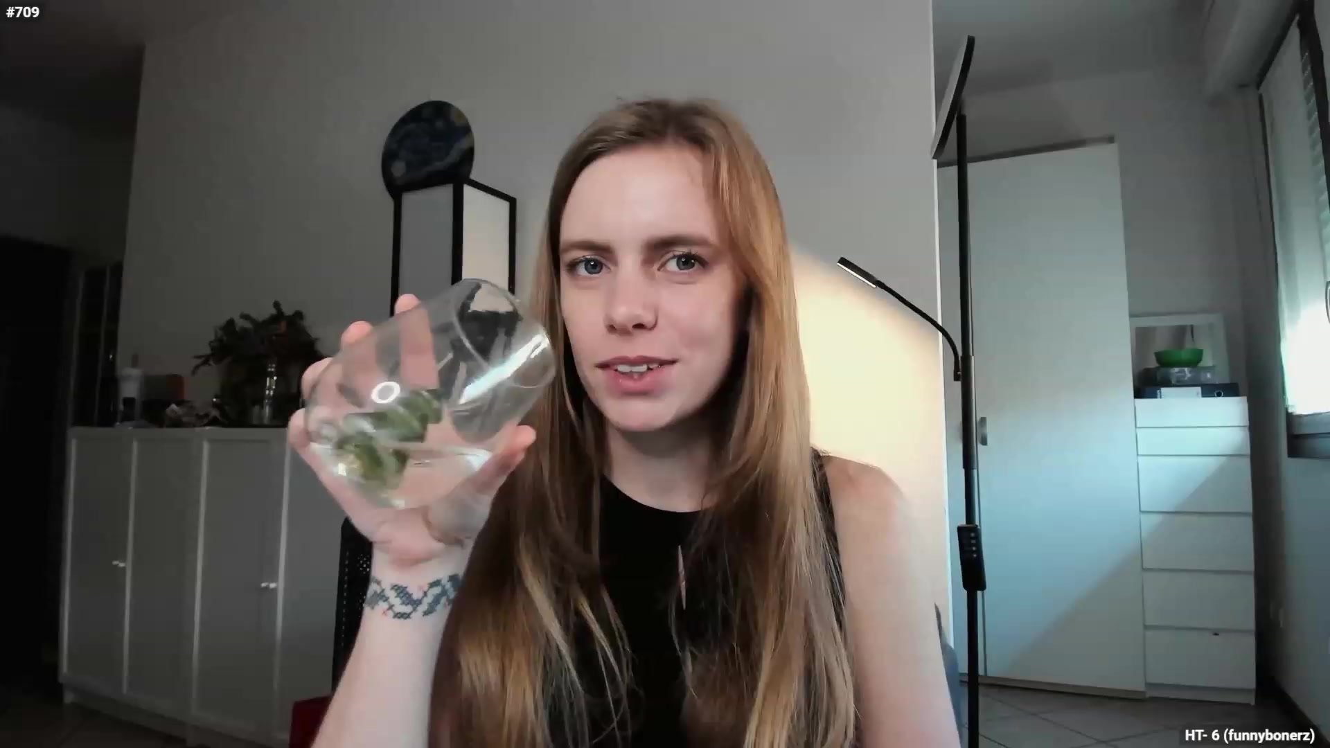 Gallery image thumbnail from Personage's myfreecams stream on, 12/07/2023, 14:16 image 11 of 20