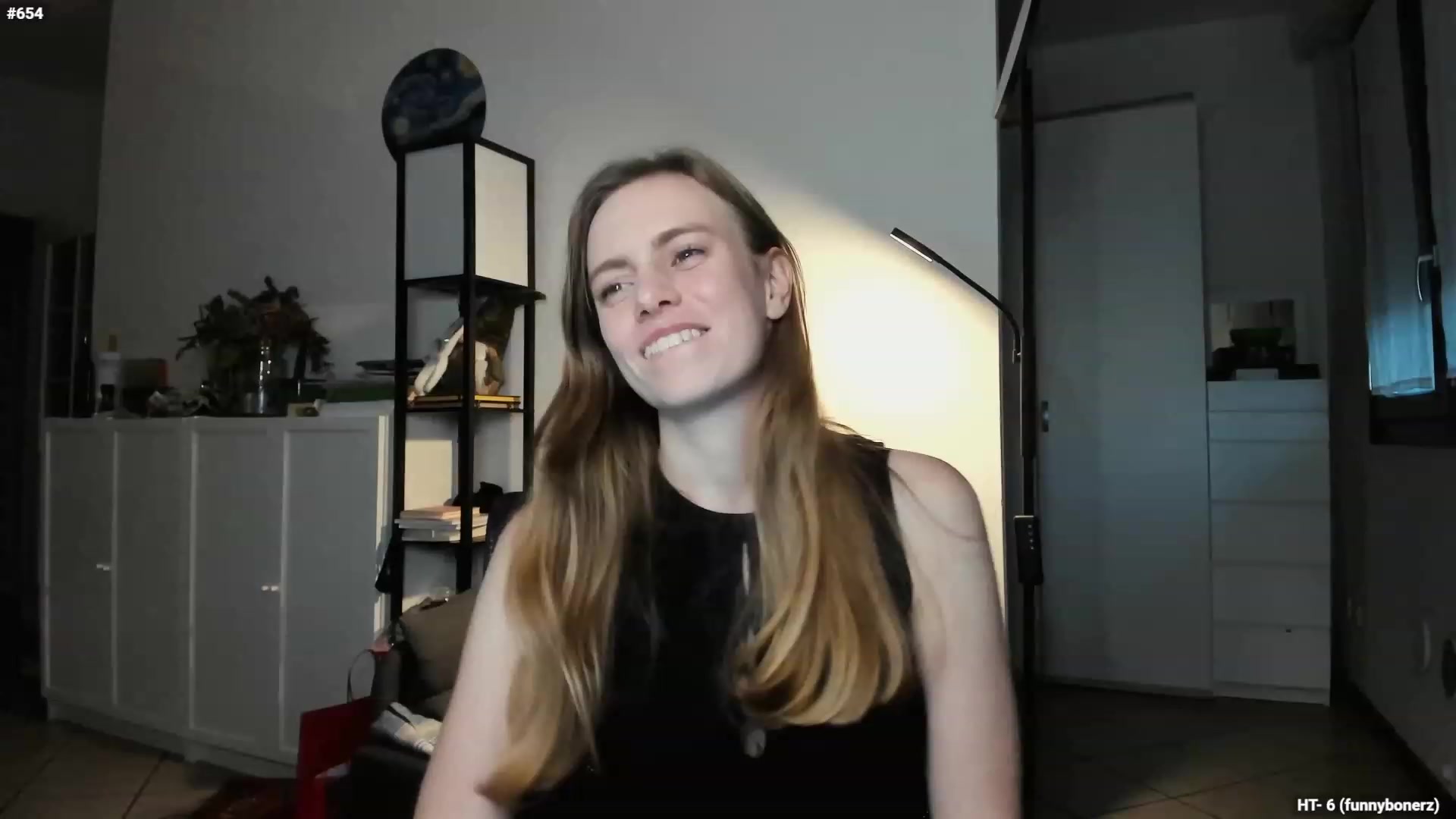 Gallery image thumbnail from Personage's myfreecams stream on, 12/07/2023, 16:10 image 14 of 20