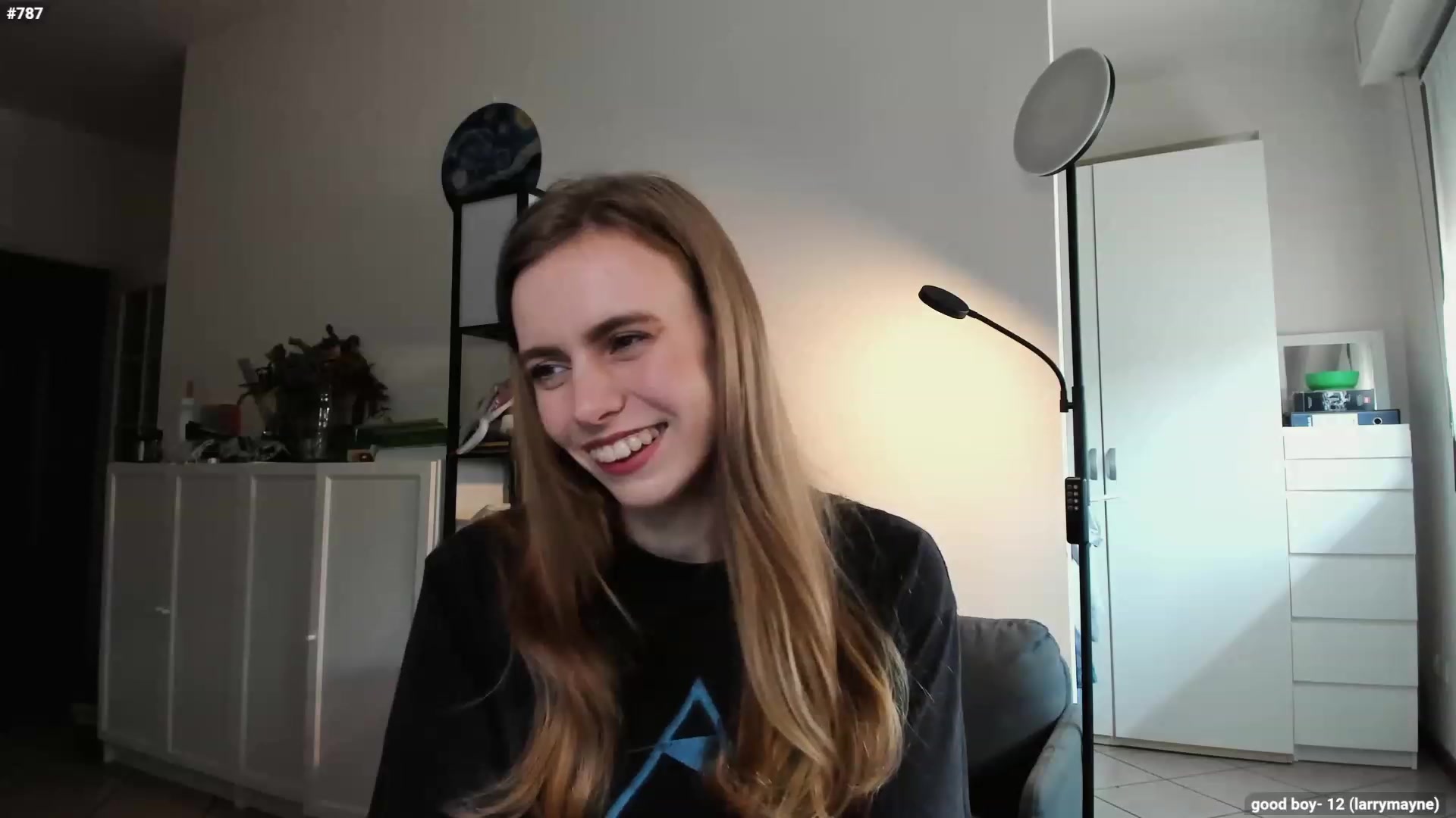 Gallery image thumbnail from Personage's myfreecams stream on, 12/13/2023, 13:39 image 14 of 20