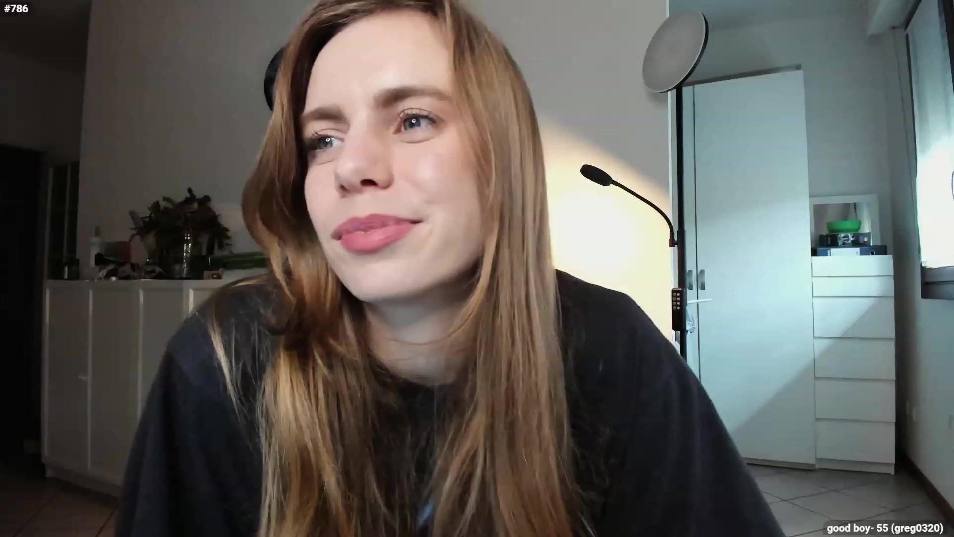 Gallery image thumbnail from Personage's myfreecams stream on, 12/13/2023, 14:08 image 8 of 20