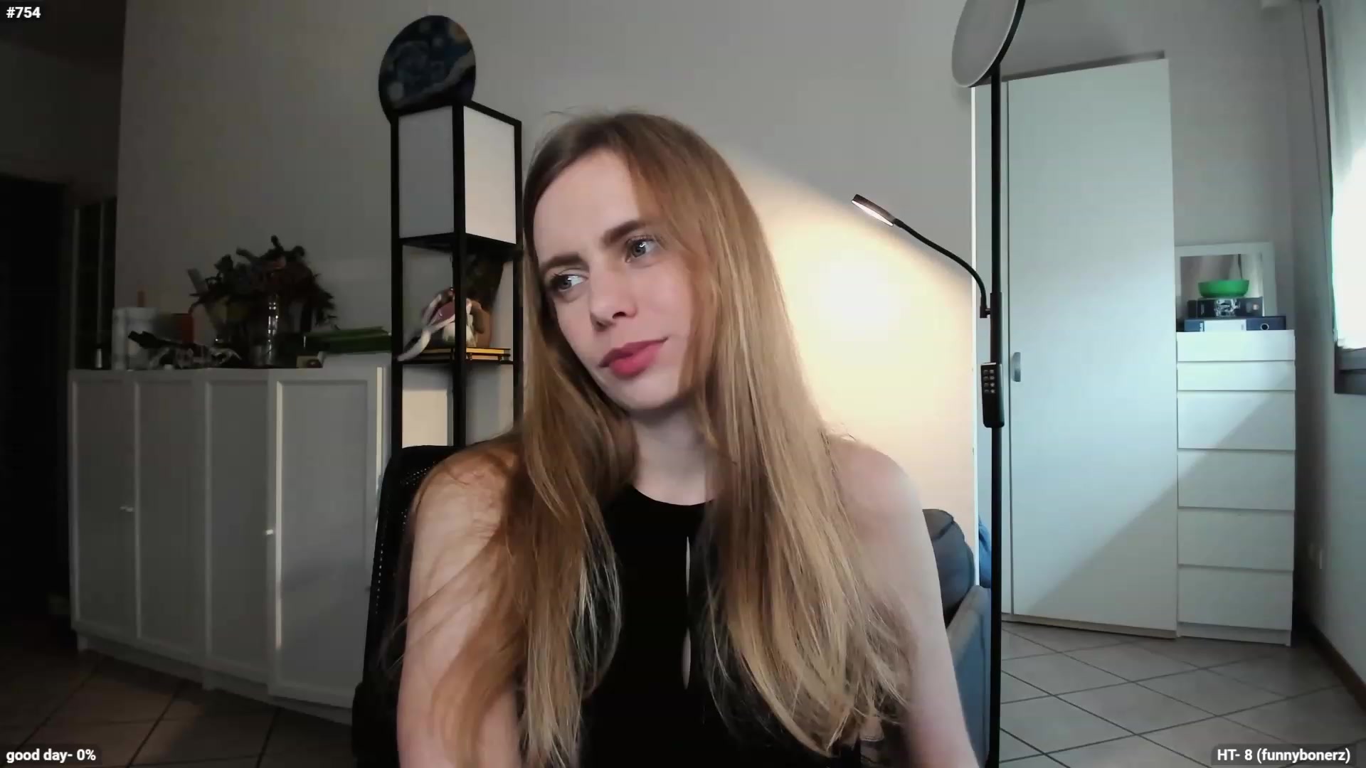Gallery image thumbnail from Personage's myfreecams stream on, 12/14/2023, 14:37 image 14 of 20