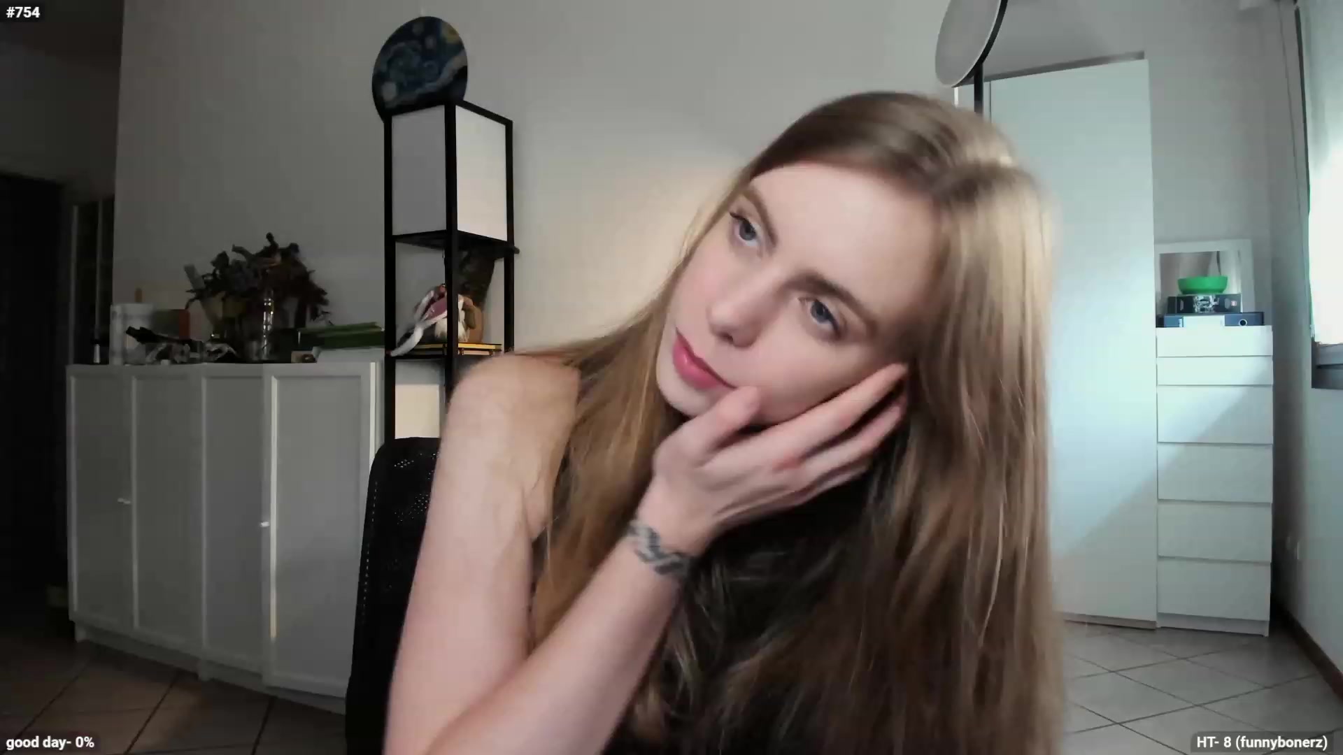 Gallery image thumbnail from Personage's myfreecams stream on, 12/14/2023, 14:37 image 12 of 20