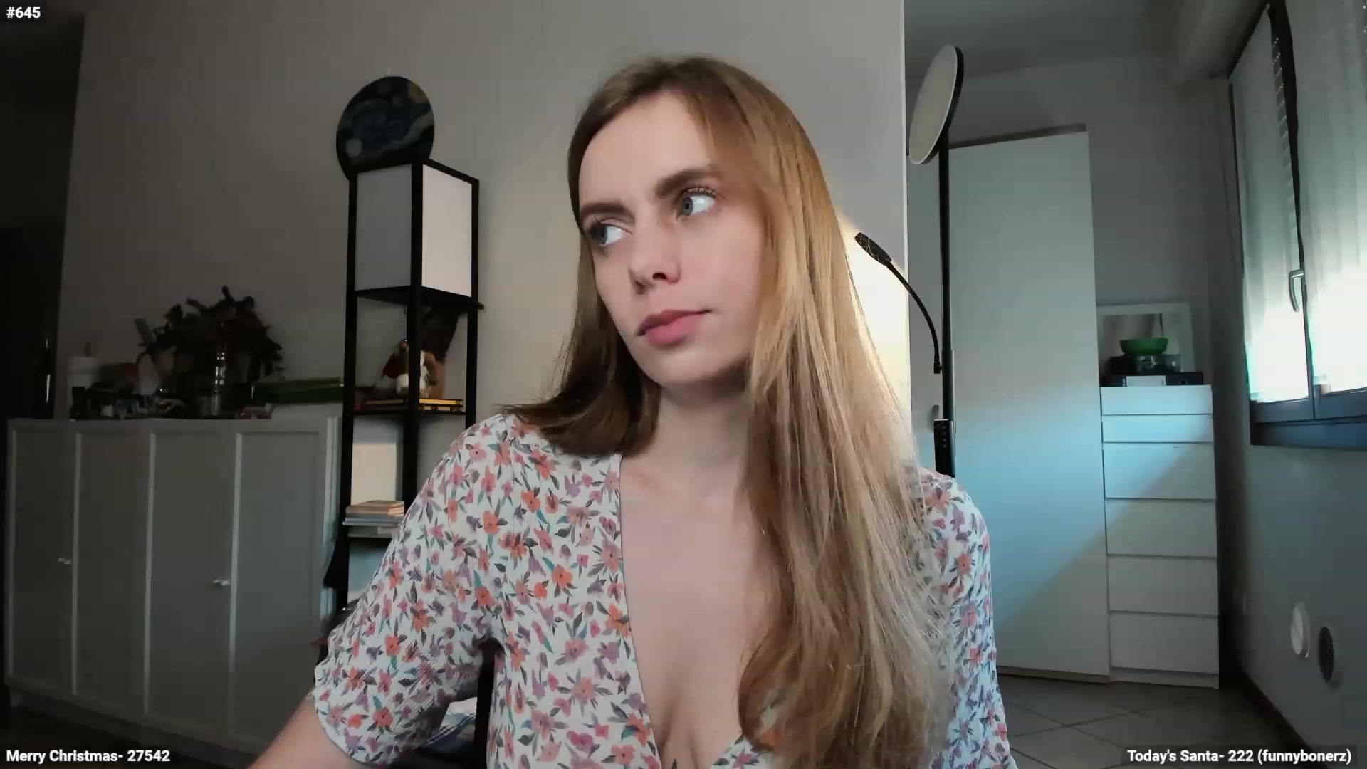 Gallery image thumbnail from Personage's myfreecams stream on, 12/18/2023, 14:04 image 15 of 20
