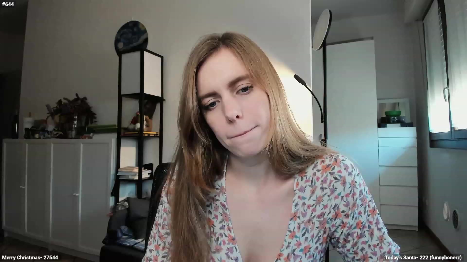 Gallery image thumbnail from Personage's myfreecams stream on, 12/18/2023, 14:04 image 8 of 20