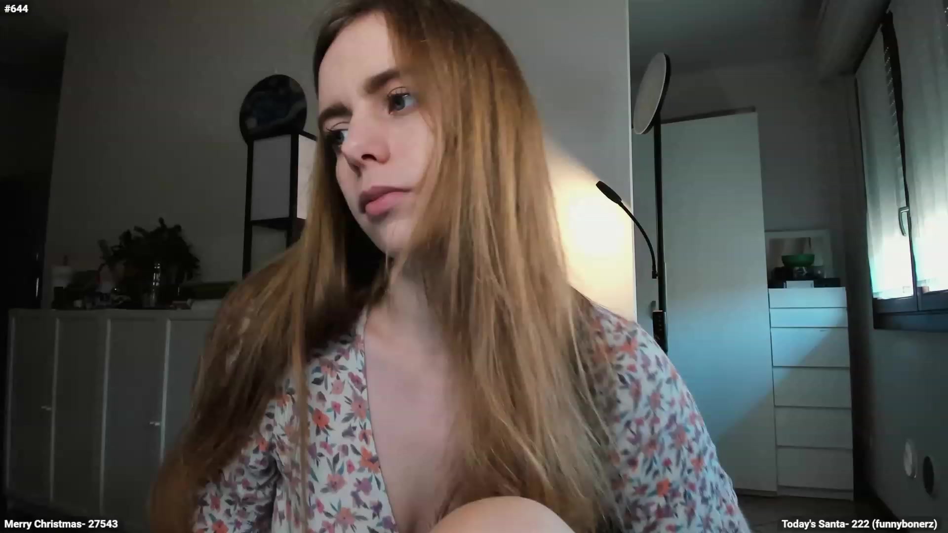 Gallery image thumbnail from Personage's myfreecams stream on, 12/18/2023, 14:04 image 12 of 20