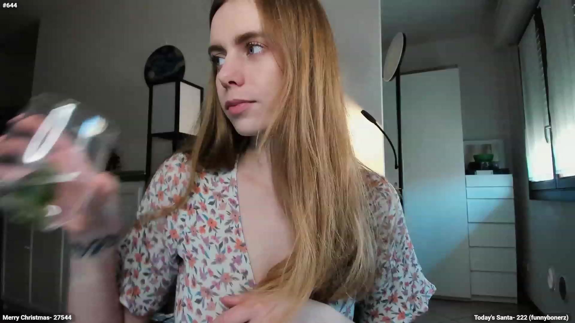 Gallery image thumbnail from Personage's myfreecams stream on, 12/18/2023, 14:04 image 11 of 20