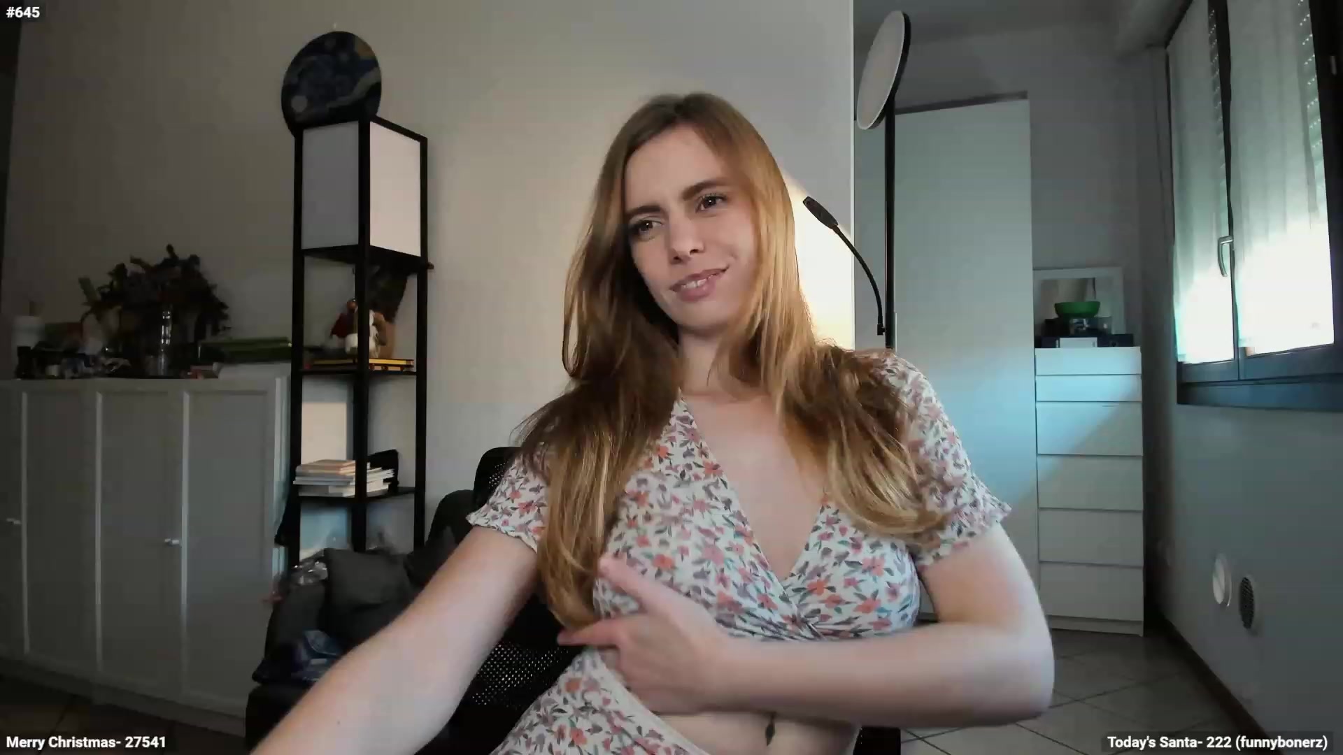 Gallery image thumbnail from Personage's myfreecams stream on, 12/18/2023, 14:04 image 19 of 20