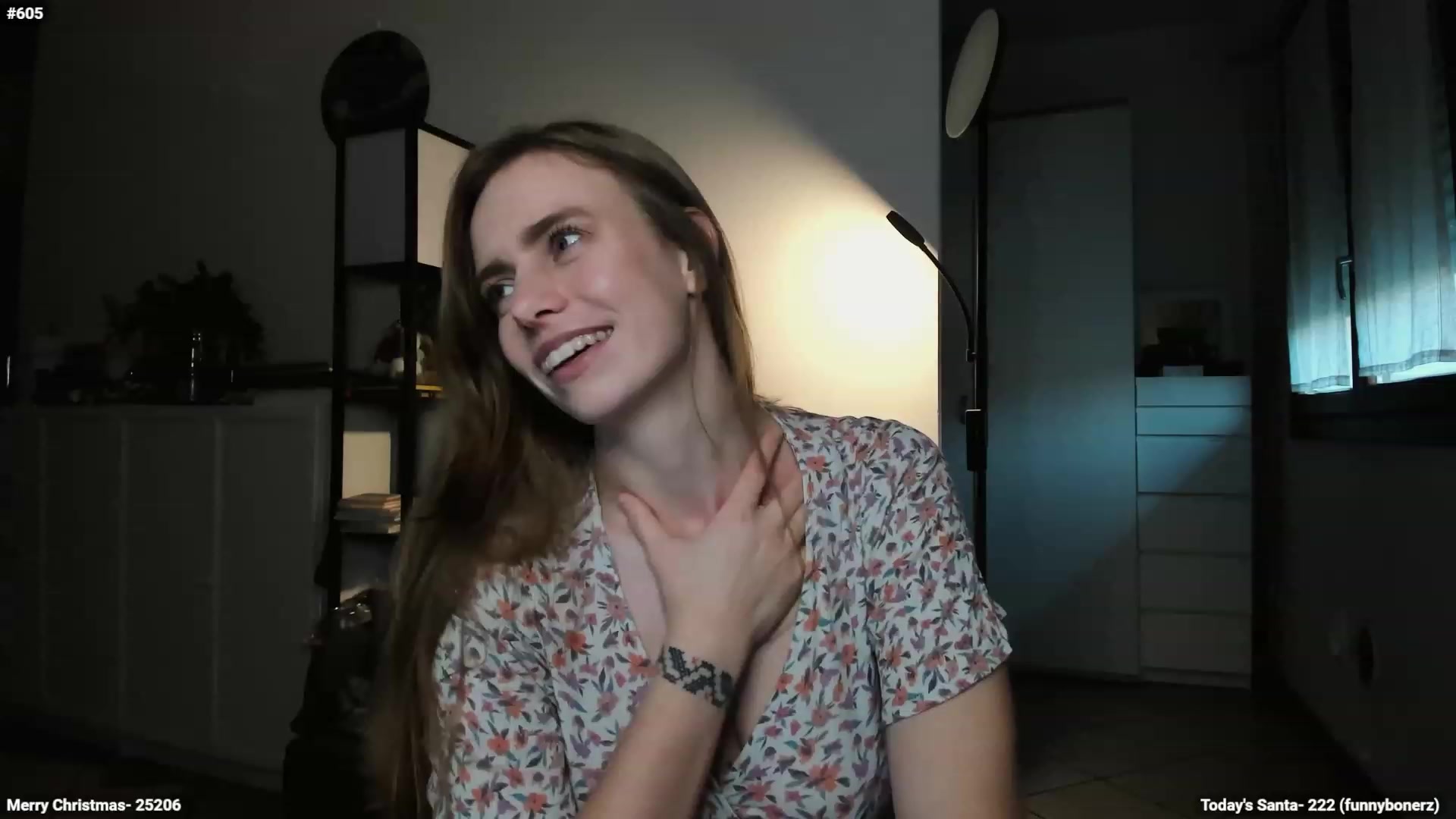 Gallery image thumbnail from Personage's myfreecams stream on, 12/18/2023, 15:56 image 11 of 20