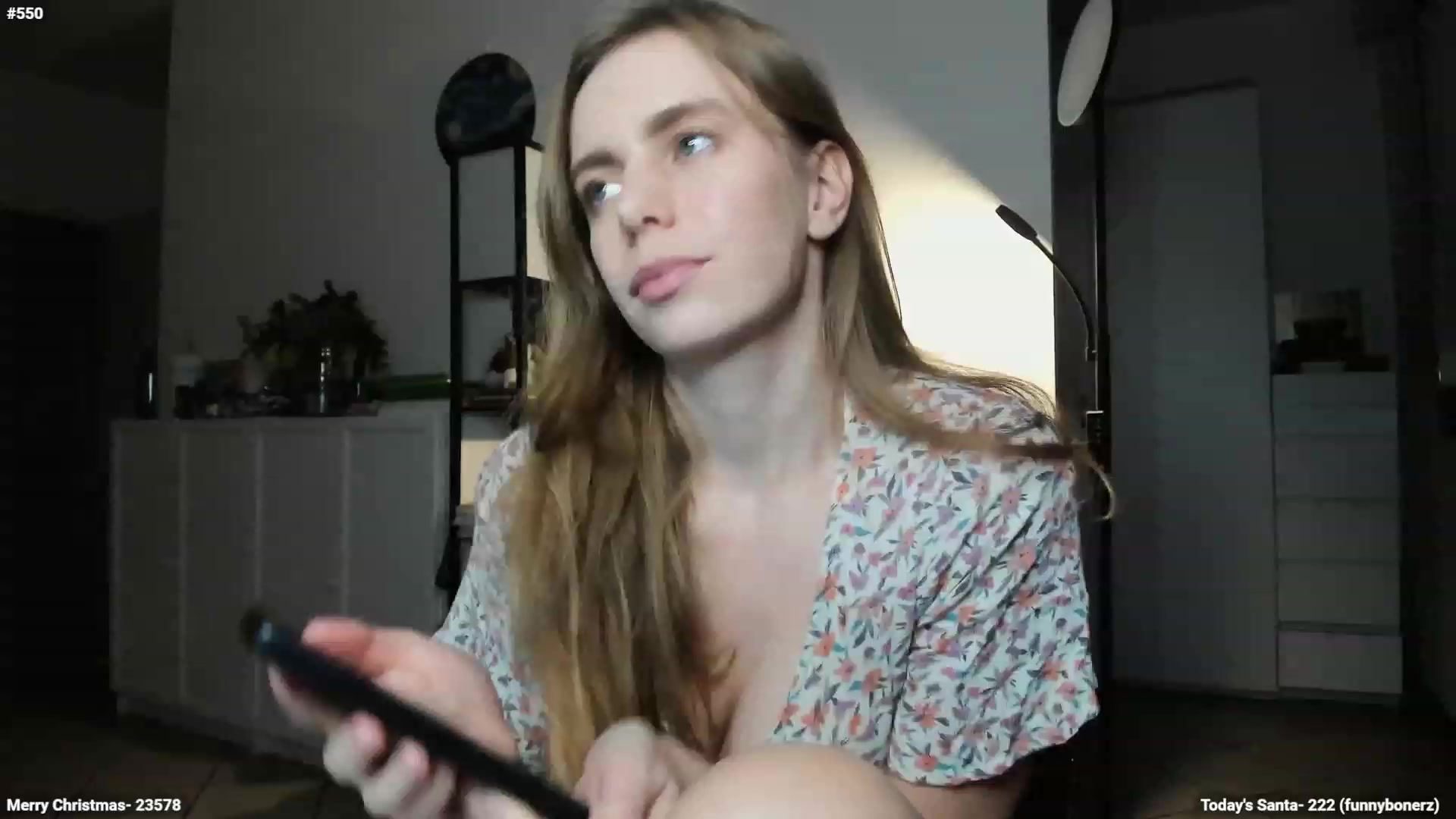 Gallery image thumbnail from Personage's myfreecams stream on, 12/18/2023, 16:57 image 3 of 20
