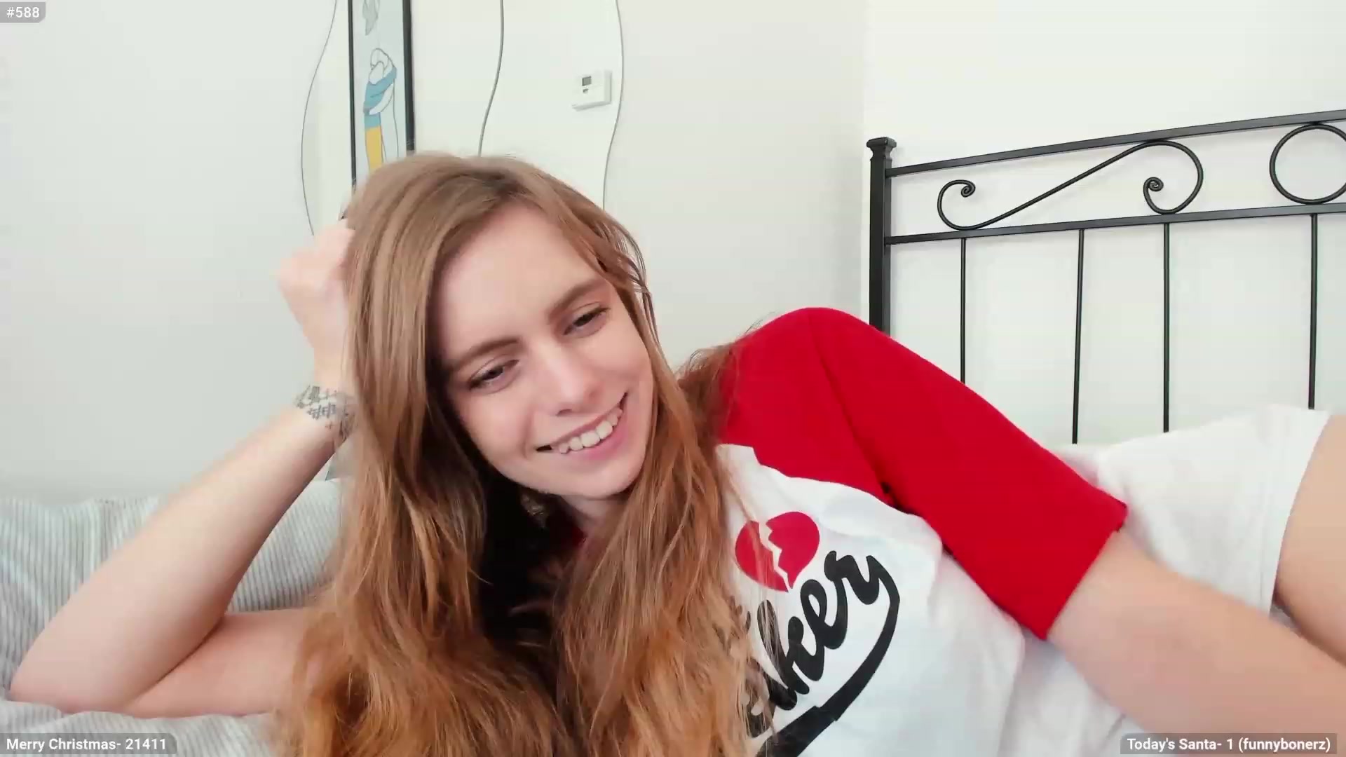 Gallery image thumbnail from Personage's myfreecams stream on, 12/19/2023, 11:23 image 10 of 20