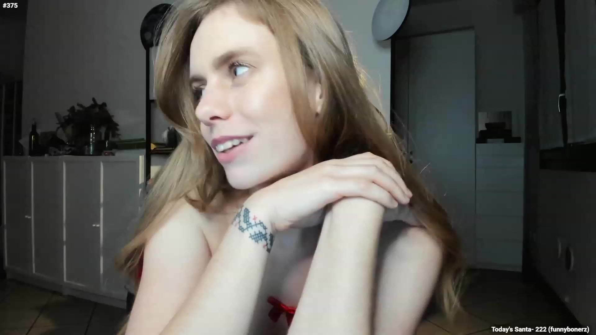 Gallery image thumbnail from Personage's myfreecams stream on, 12/22/2023, 17:16 image 14 of 20