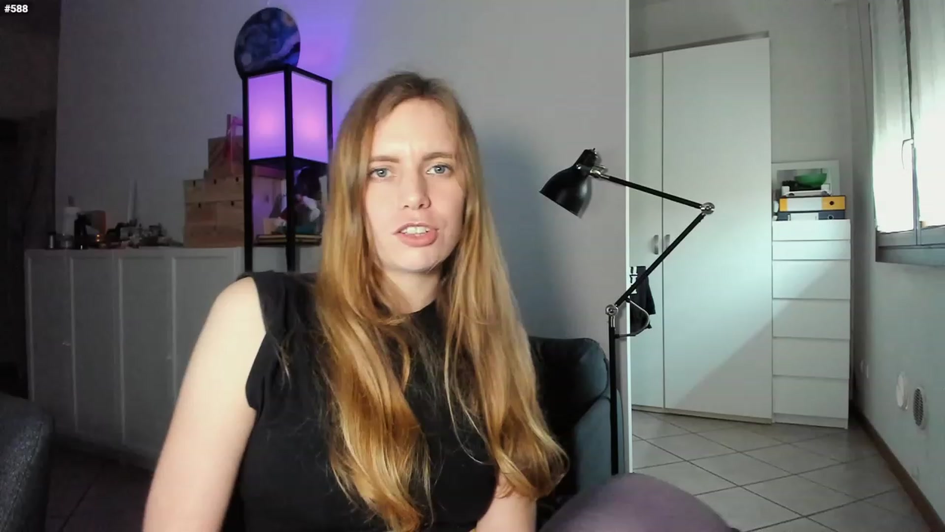 Gallery image thumbnail from Personage's myfreecams stream on, 03/04/2024, 16:31 image 6 of 20