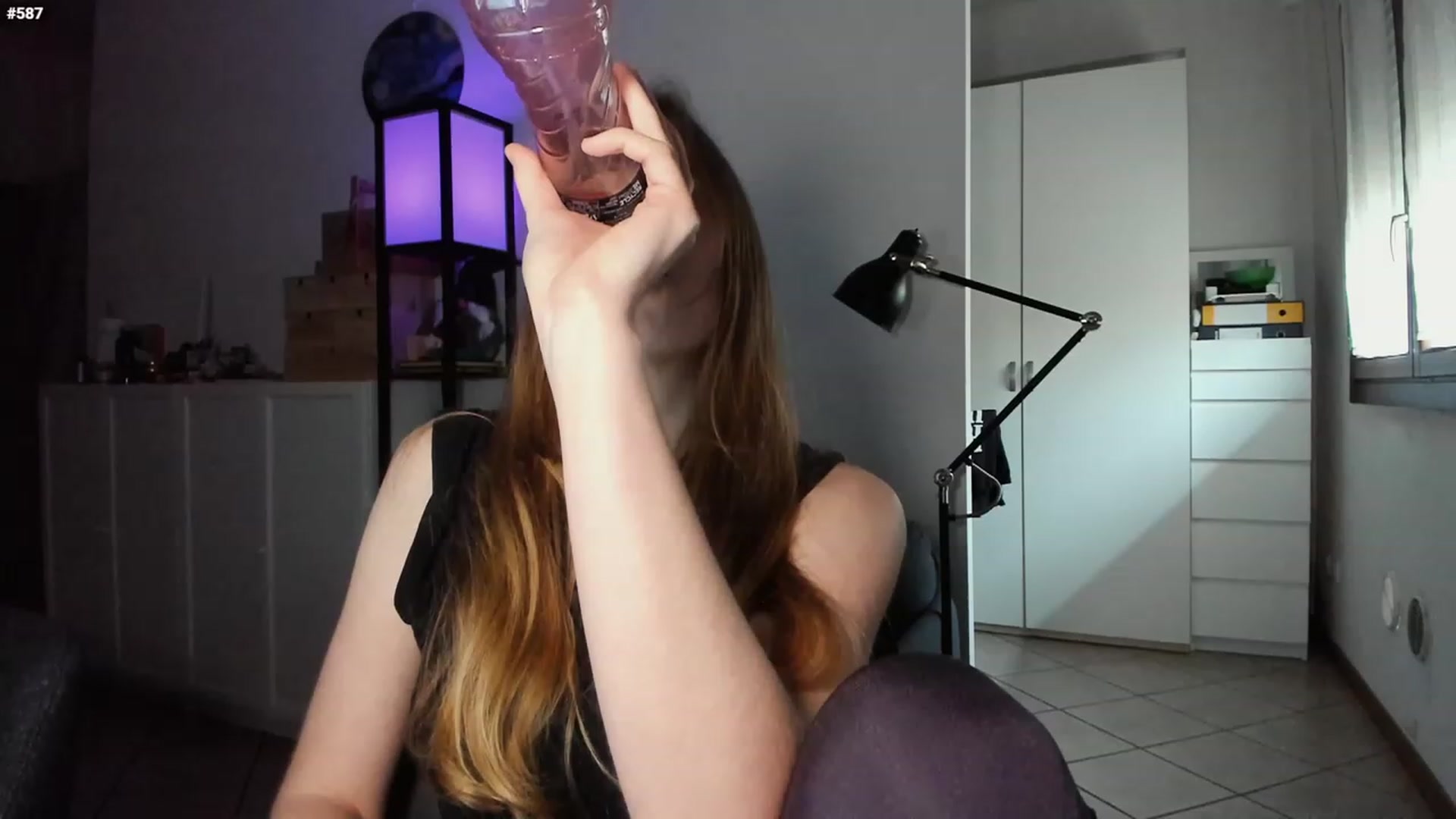Gallery image thumbnail from Personage's myfreecams stream on, 03/04/2024, 16:31 image 5 of 20