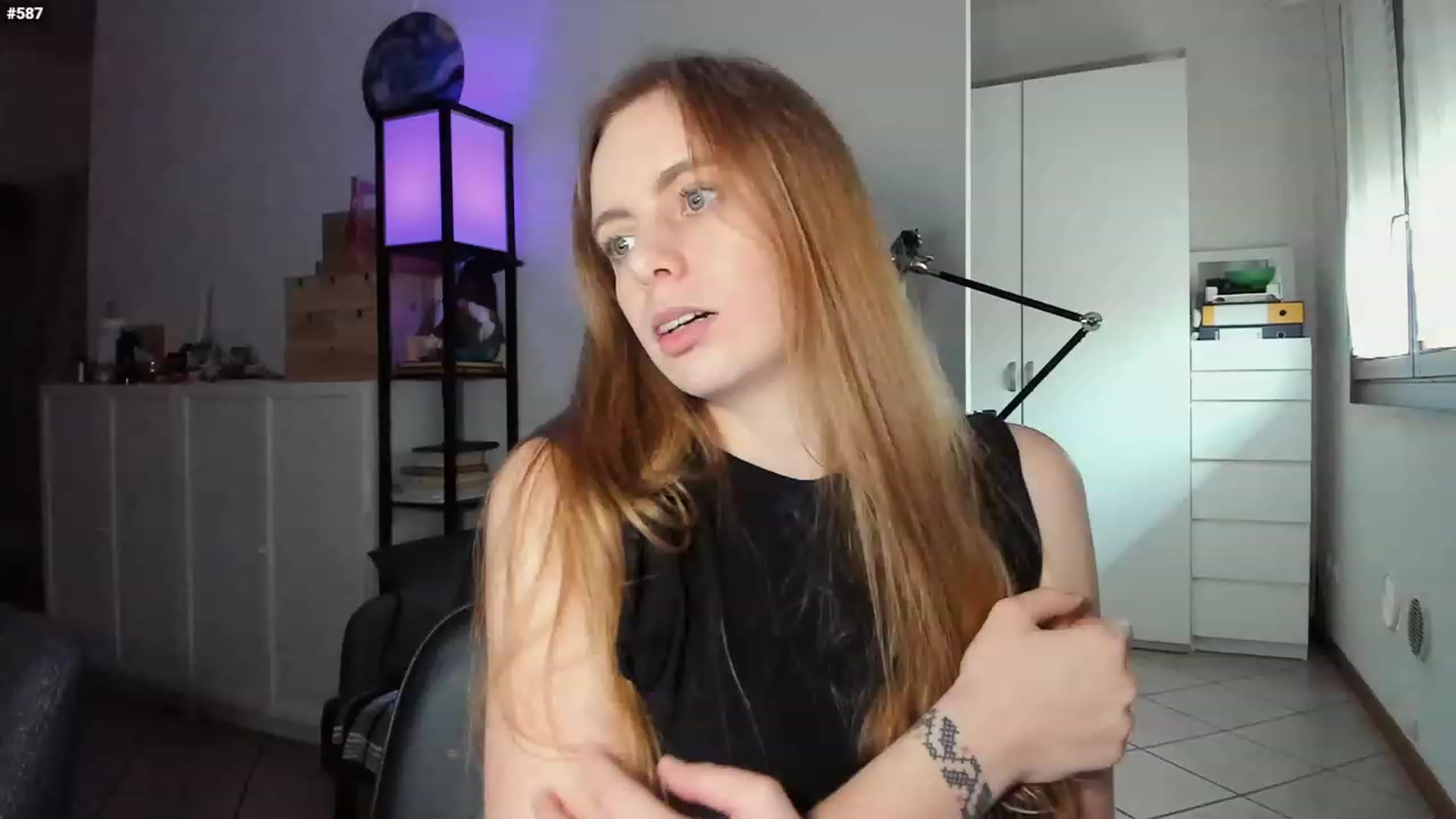 Gallery image thumbnail from Personage's myfreecams stream on, 03/04/2024, 16:31 image 1 of 20