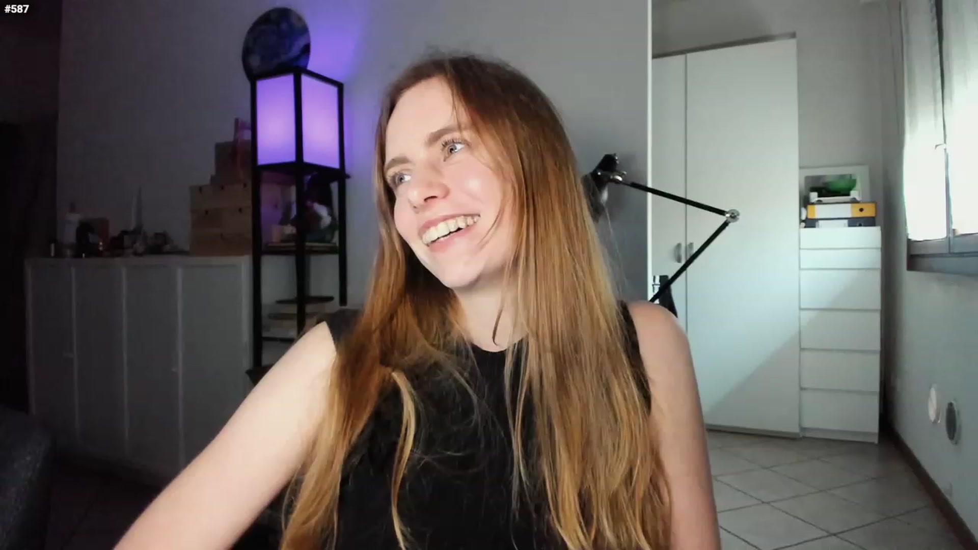 Gallery image thumbnail from Personage's myfreecams stream on, 03/04/2024, 16:31 image 4 of 20