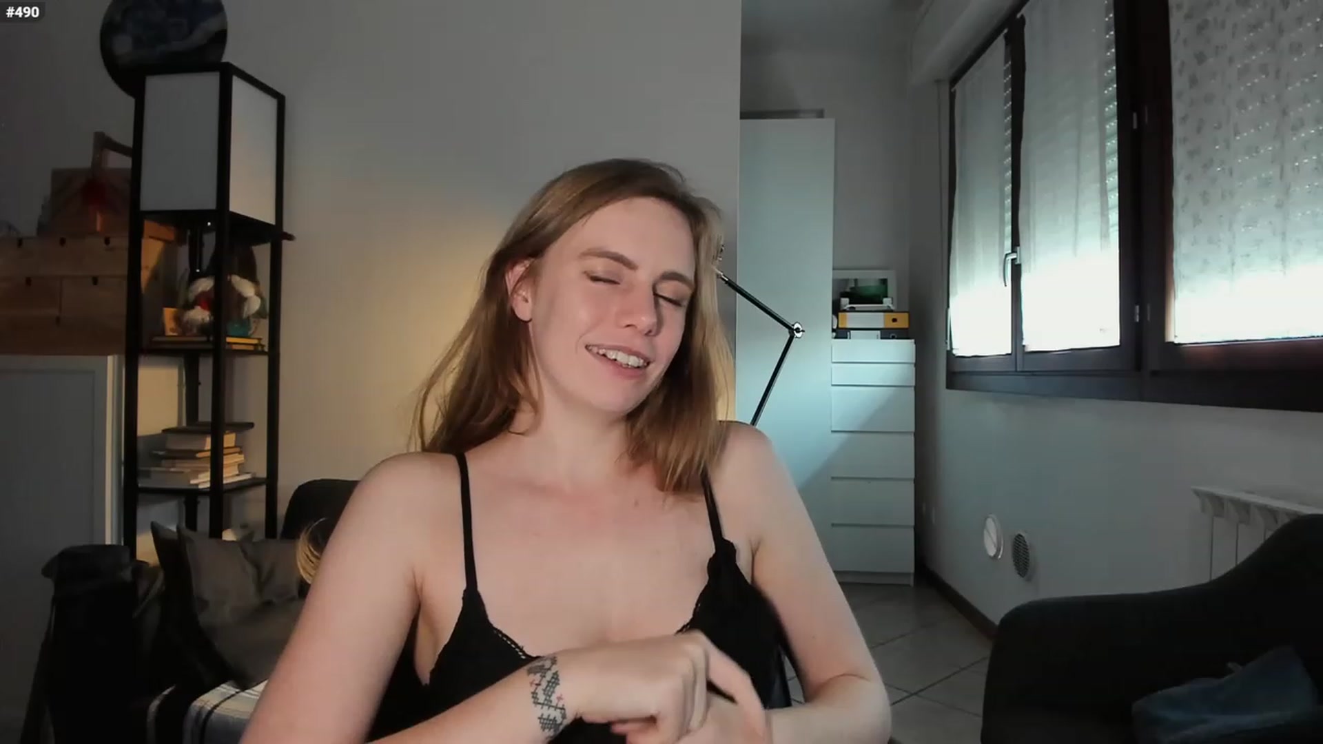 Gallery image thumbnail from Personage's myfreecams stream on, 03/05/2024, 15:55 image 15 of 20