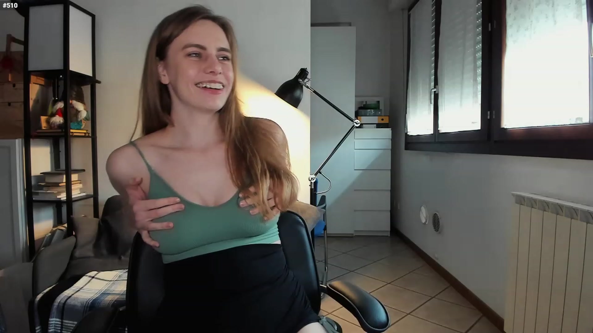Gallery image thumbnail from Personage's myfreecams stream on, 03/07/2024, 15:14 image 8 of 20