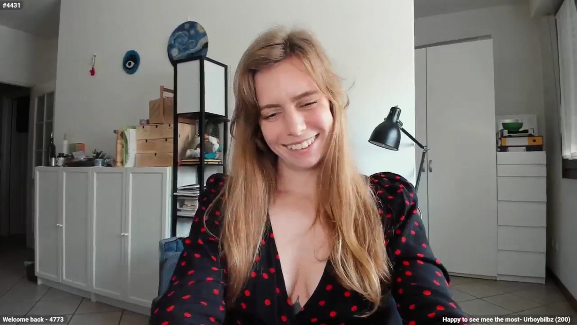 Gallery image thumbnail from Personage's myfreecams stream on, 04/29/2024, 12:20 image 15 of 20