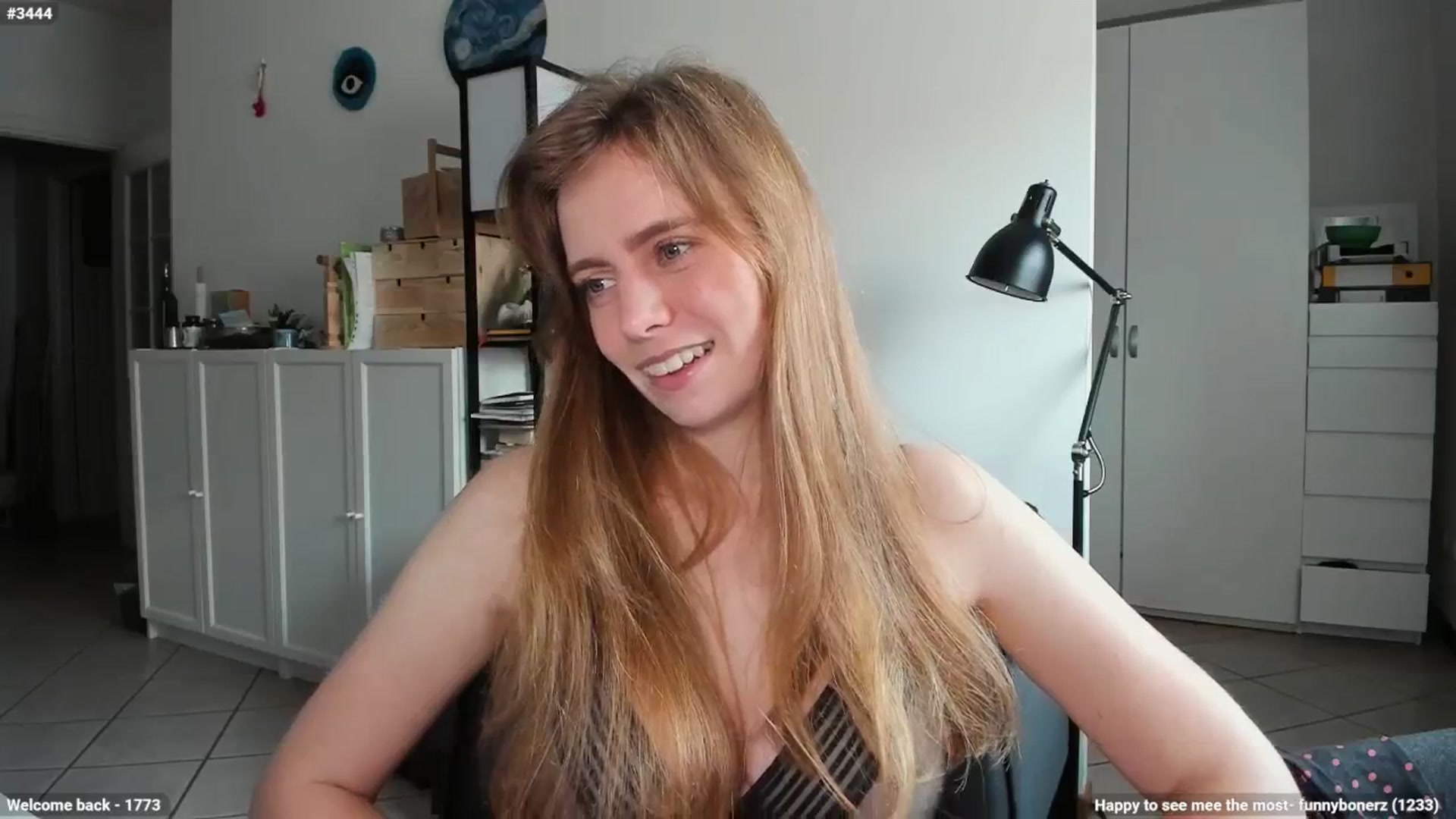 Gallery image thumbnail from Personage's myfreecams stream on, 04/29/2024, 14:19 image 7 of 20