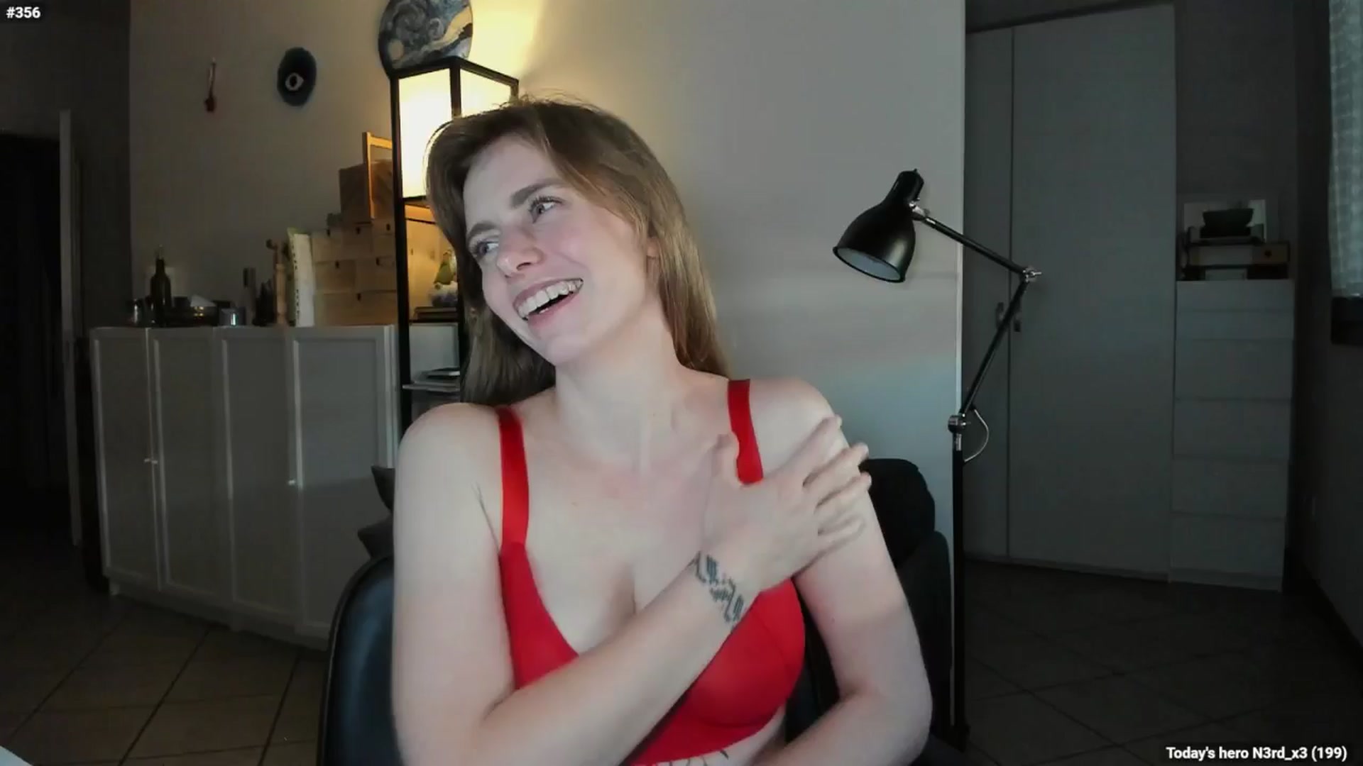 Gallery image thumbnail from Personage's myfreecams stream on, 05/05/2024, 16:18 image 19 of 20