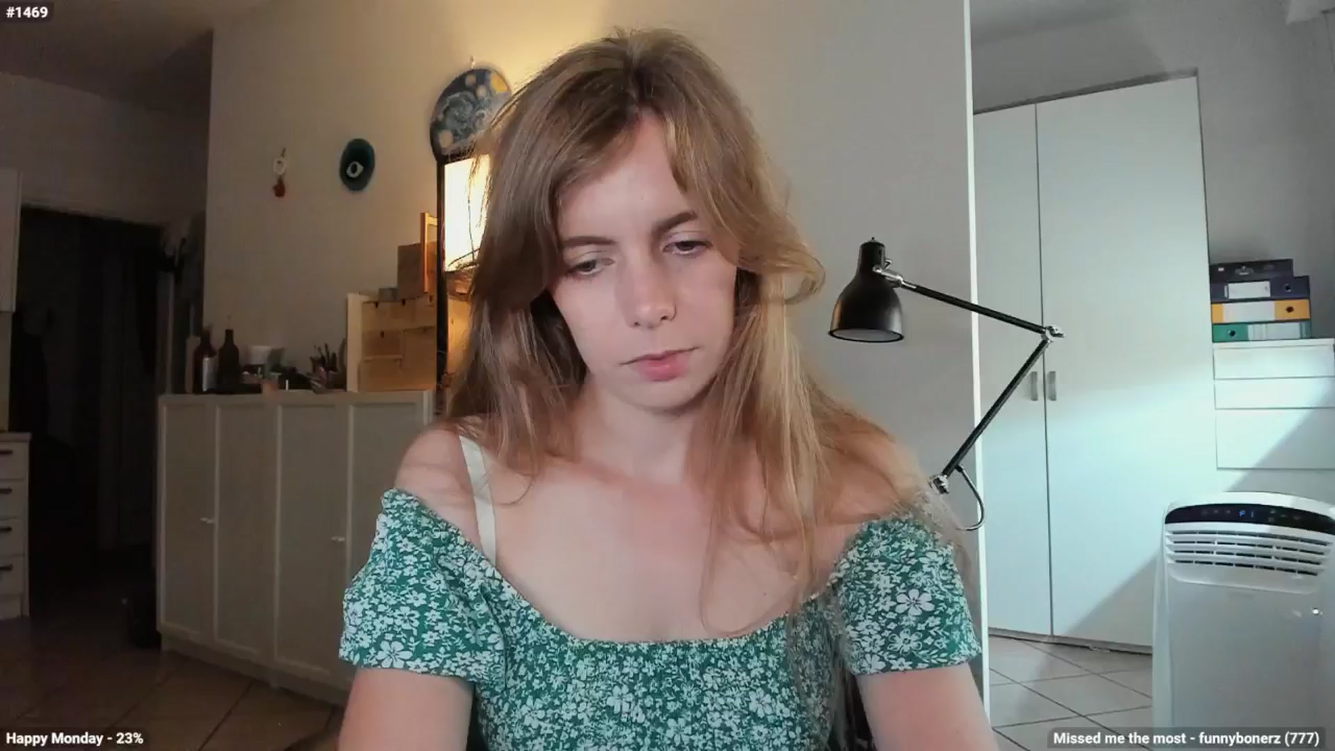 Gallery image thumbnail from Personage's myfreecams stream on, 09/02/2024, 13:13 image 18 of 20