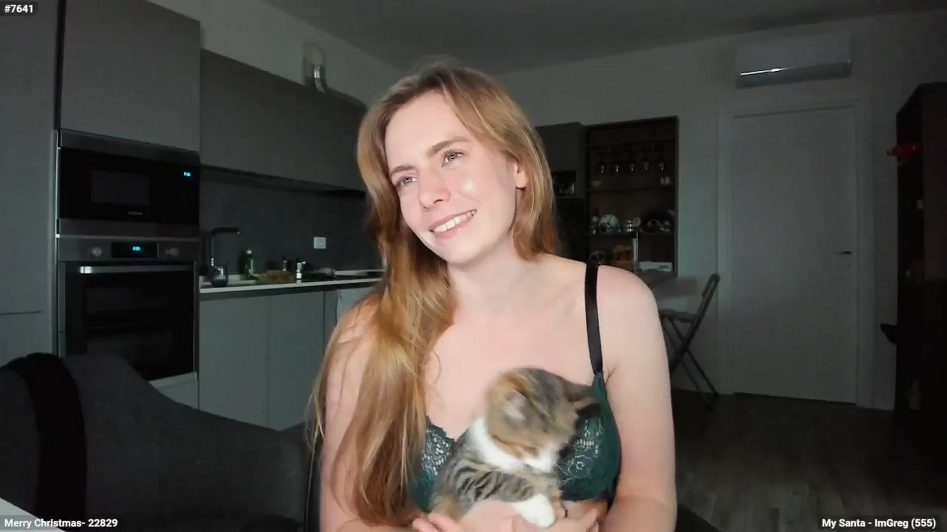 Gallery image thumbnail from Personage's myfreecams stream on, 12/19/2024, 15:01 image 18 of 20