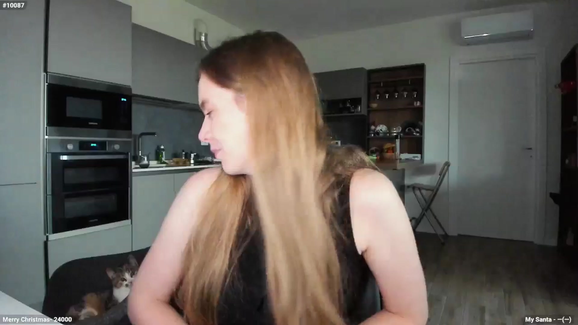 Gallery image thumbnail from Personage's myfreecams stream on, 12/19/2024, 15:01 image 2 of 20