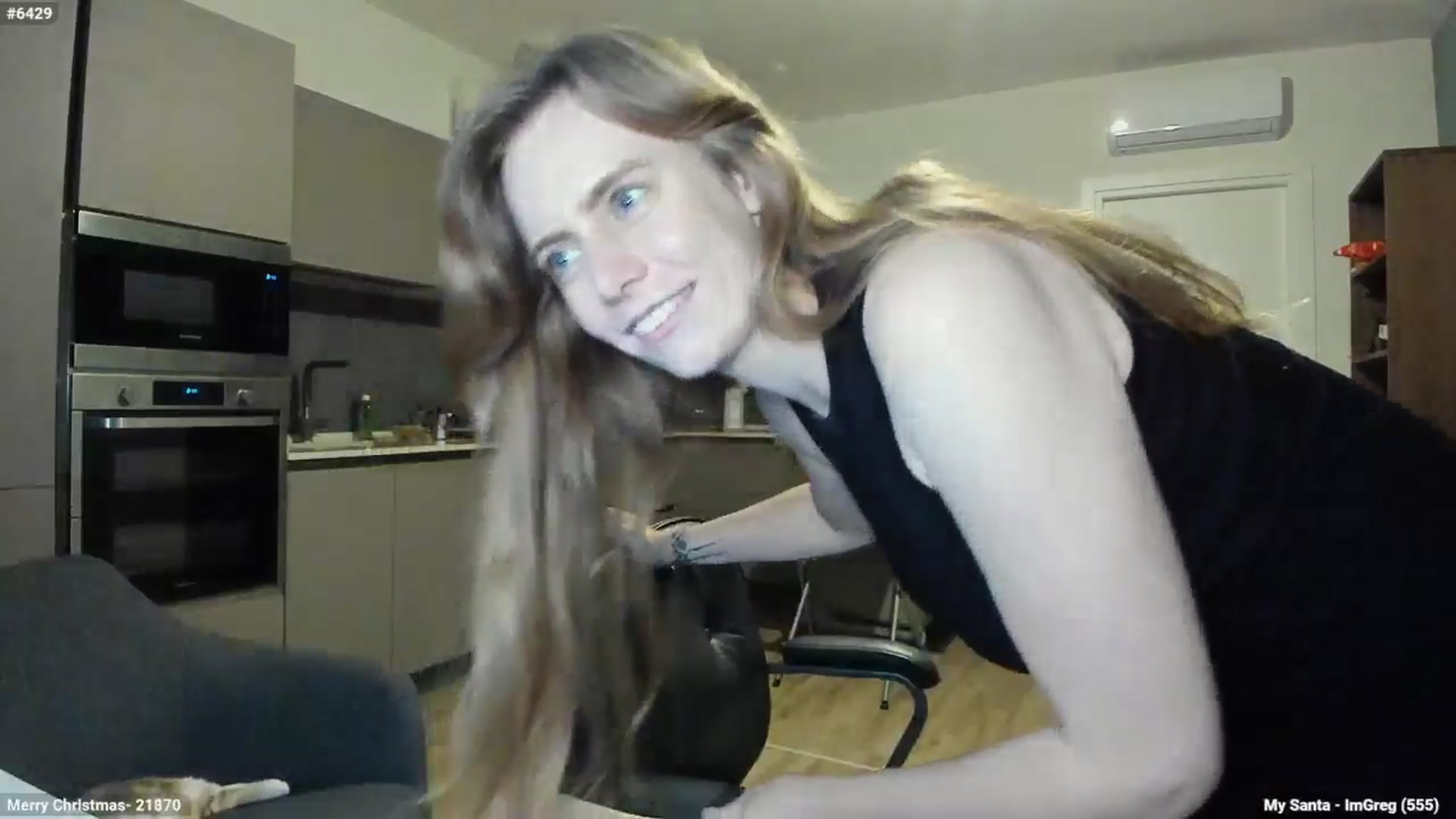 Gallery image thumbnail from Personage's myfreecams stream on, 12/19/2024, 16:33 image 17 of 20