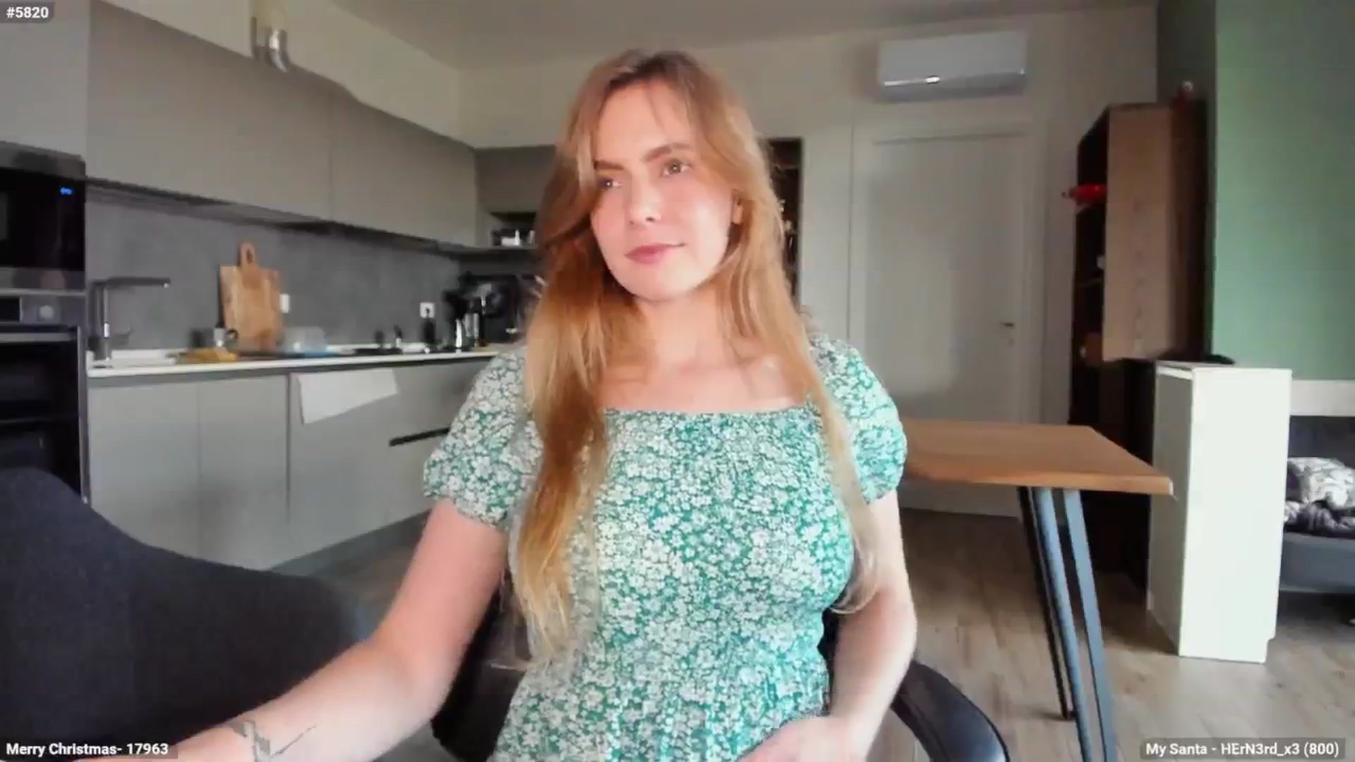 Gallery image thumbnail from Personage's myfreecams stream on, 12/20/2024, 15:20 image 16 of 20