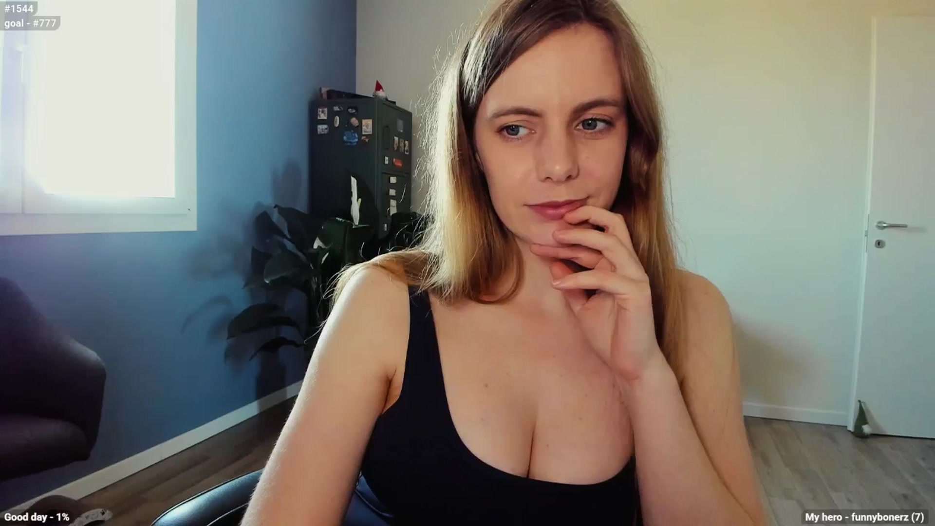 Gallery image thumbnail from Personage's myfreecams stream on, 03/06/2025, 14:35 image 14 of 20
