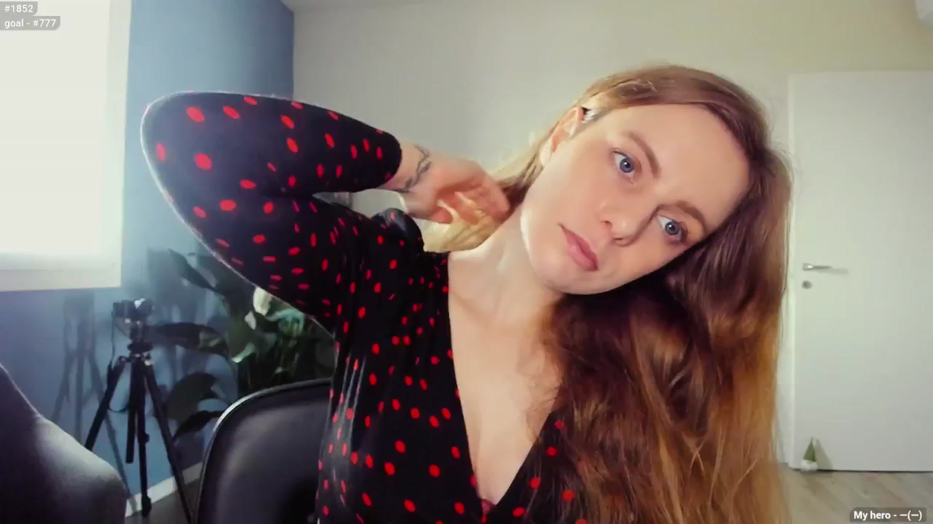 Gallery image thumbnail from Personage's myfreecams stream on, 03/15/2025, 13:28 image 5 of 20