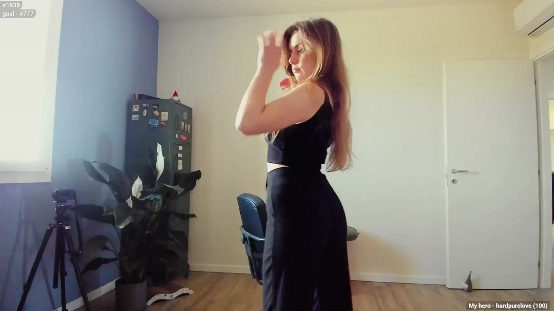 Gallery image thumbnail from Personage's myfreecams stream on, 03/17/2025, 13:32 image 18 of 20