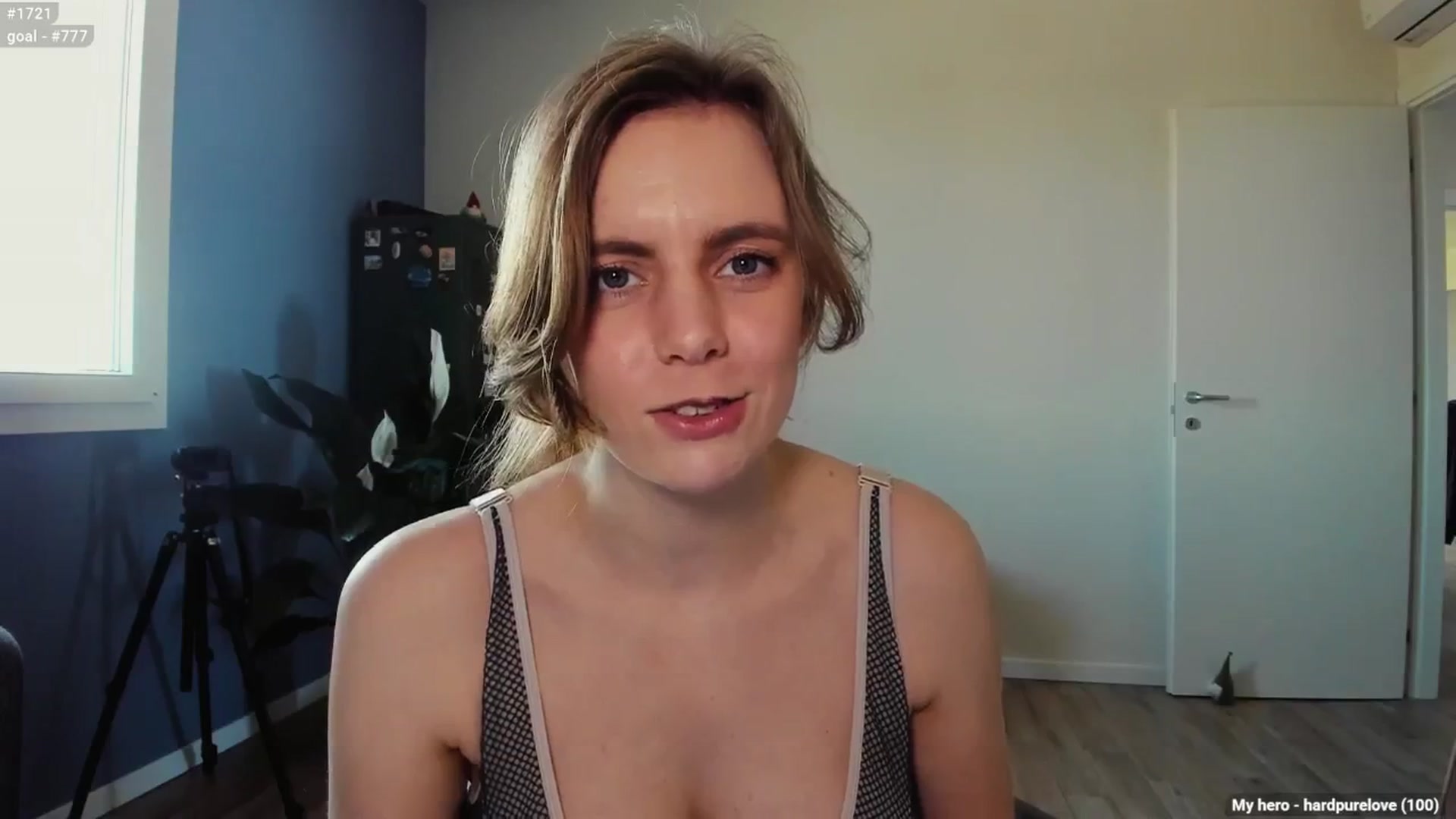 Gallery image thumbnail from Personage's myfreecams stream on, 03/17/2025, 15:26 image 4 of 20