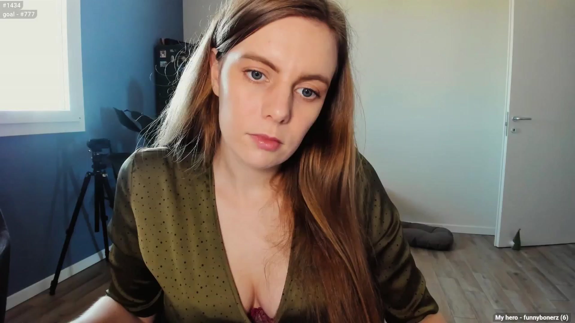 Gallery image thumbnail from Personage's myfreecams stream on, 03/18/2025, 14:39 image 2 of 20