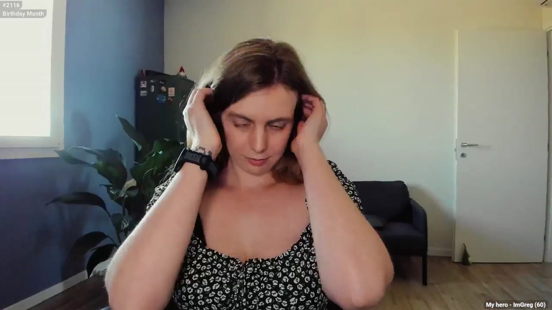 Gallery image thumbnail from Personage's myfreecams stream on, 04/11/2025, 14:47 image 18 of 20