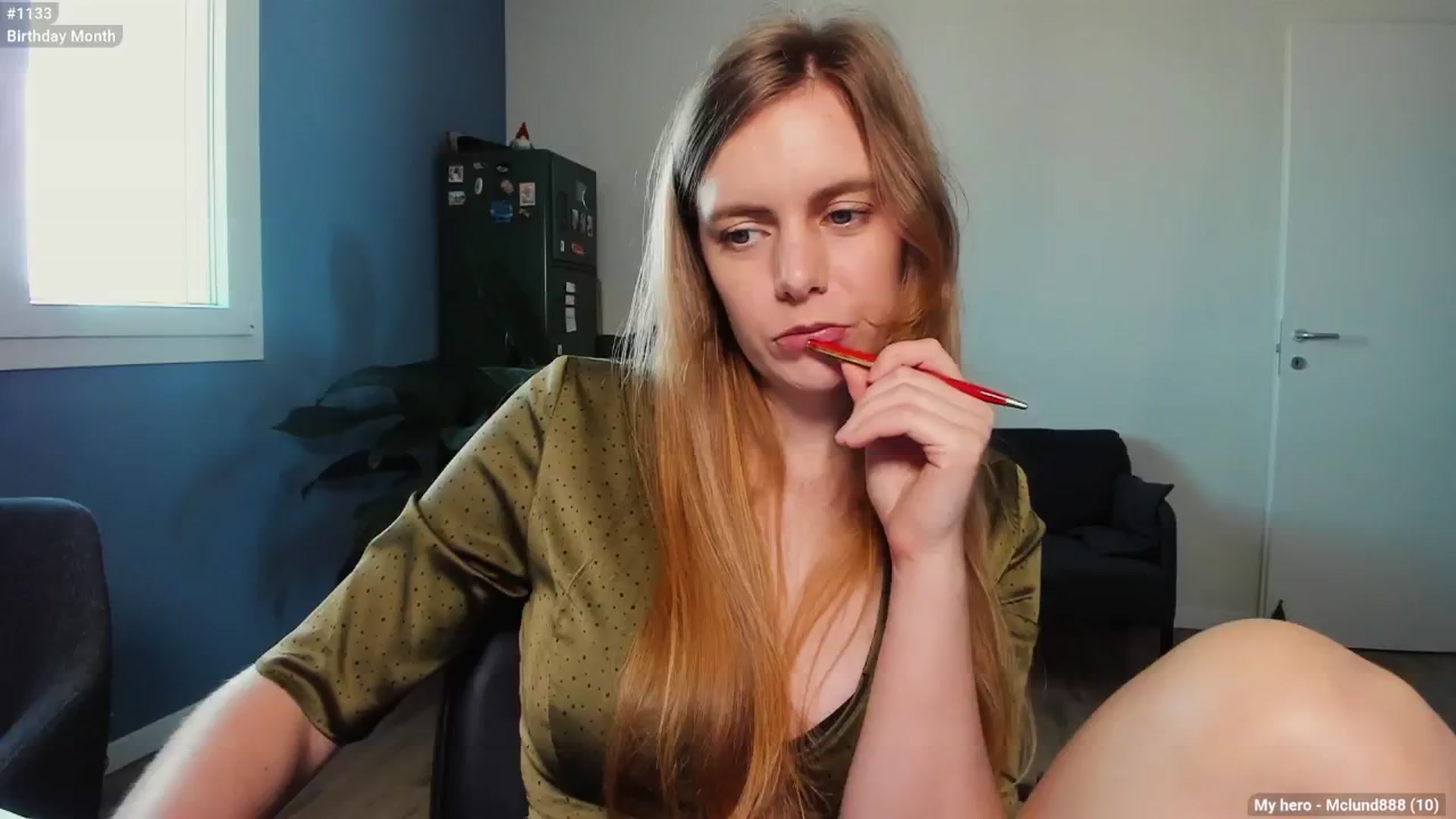 Gallery image thumbnail from Personage's myfreecams stream on, 04/29/2025, 14:15 image 17 of 20