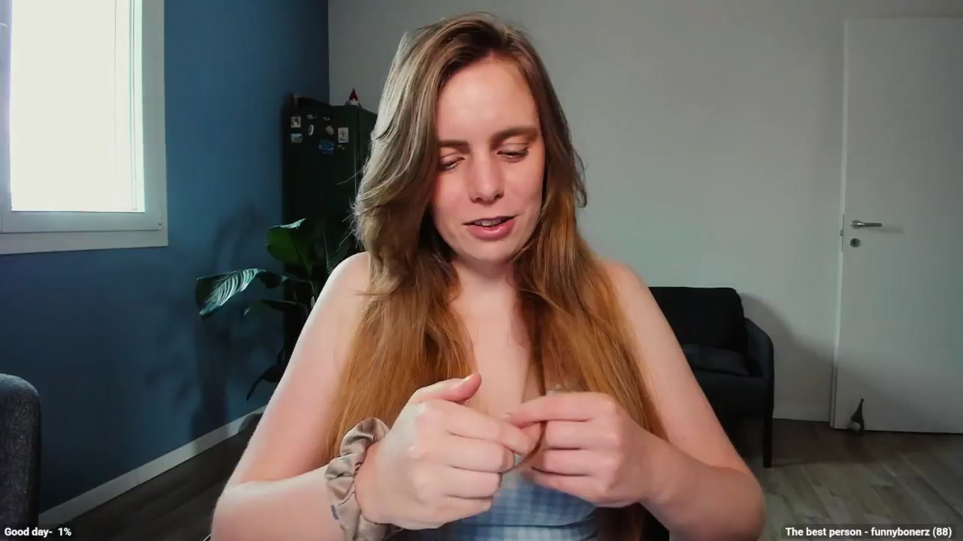 Gallery image thumbnail from Personage's myfreecams stream on, 05/26/2025, 12:38 image 7 of 20