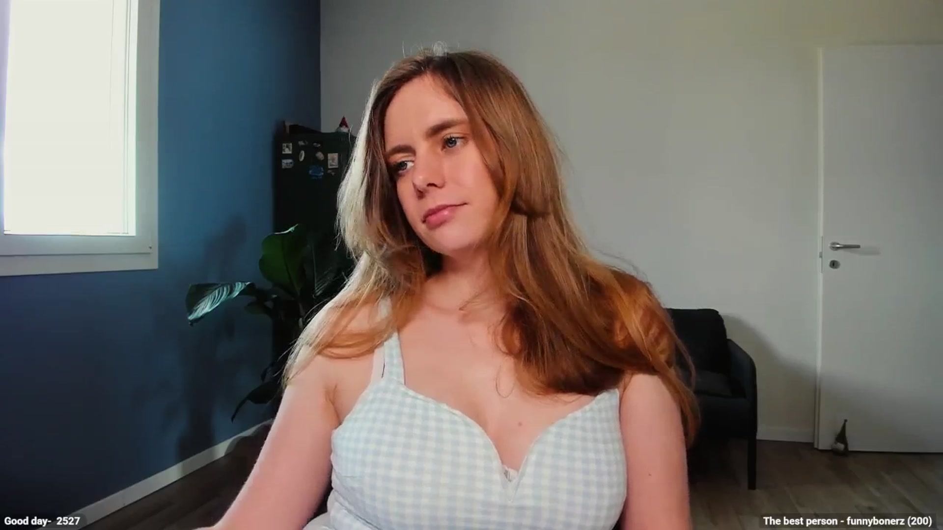 Gallery image thumbnail from Personage's myfreecams stream on, 05/26/2025, 15:06 image 17 of 20