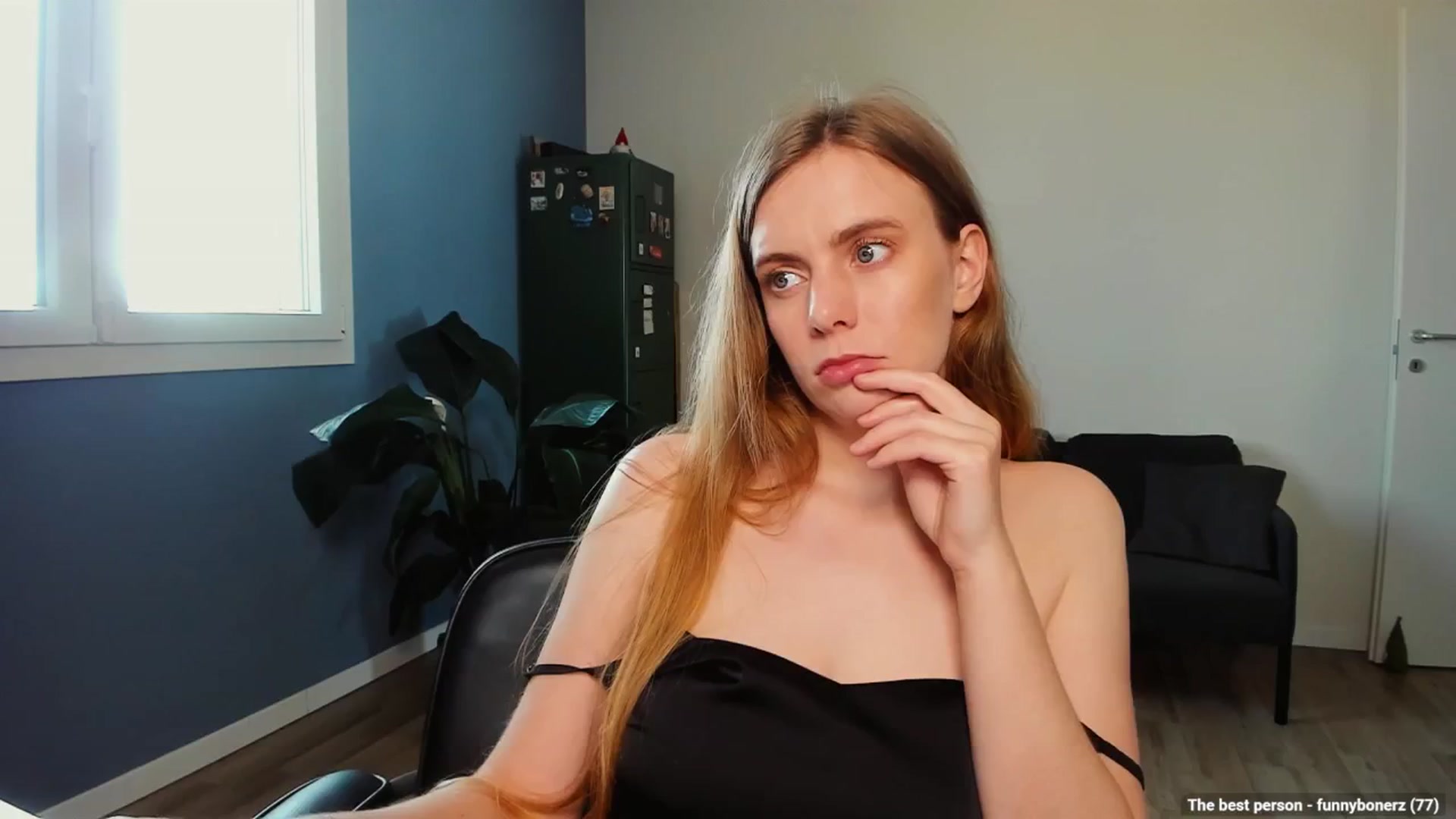 Gallery image thumbnail from Personage's myfreecams stream on, 06/12/2025, 14:05 image 6 of 20