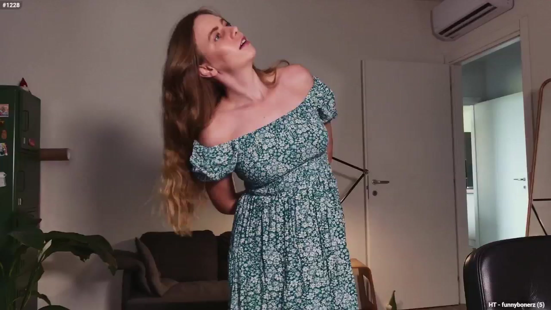 Gallery image thumbnail from Personage's myfreecams stream on, 09/01/2025, 12:48 image 15 of 20