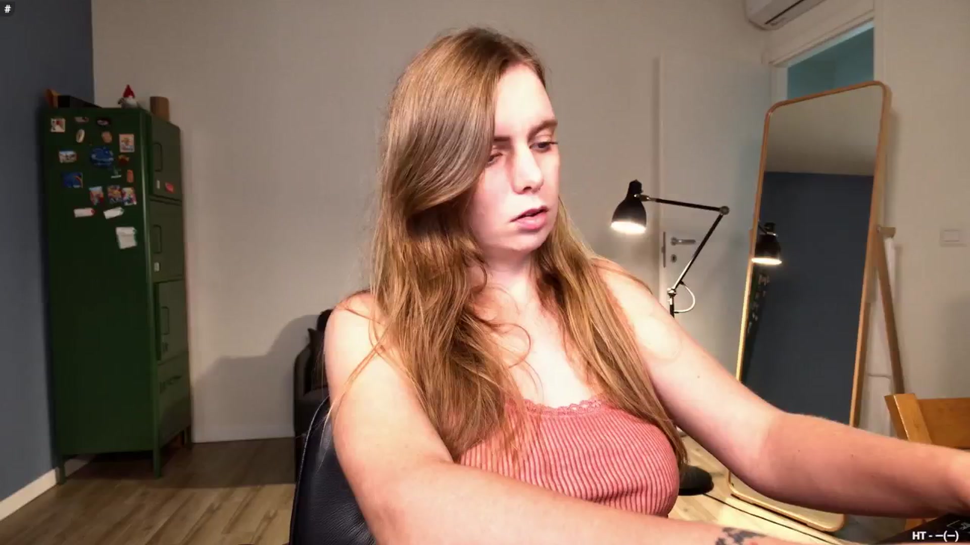 Gallery image thumbnail from Personage's myfreecams stream on, 10/01/2025, 14:34 image 14 of 20