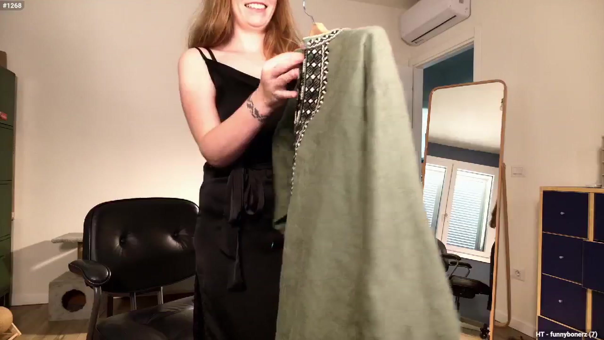Gallery image thumbnail from Personage's myfreecams stream on, 11/05/2025, 15:45 image 4 of 20