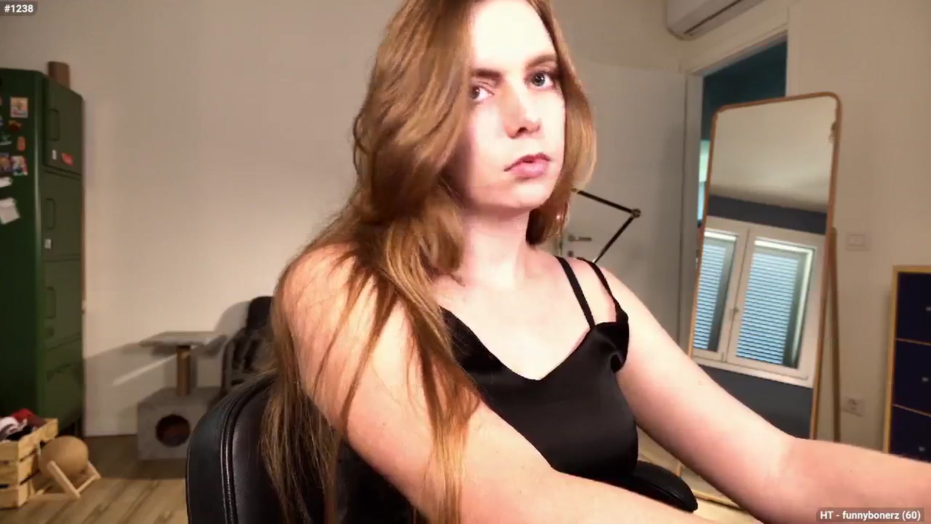 Gallery image thumbnail from Personage's myfreecams stream on, 11/05/2025, 15:45 image 11 of 20