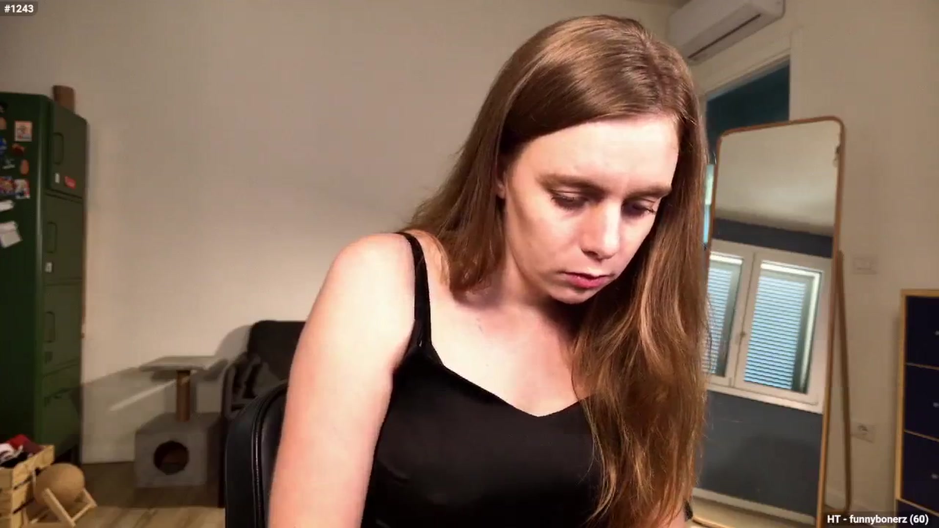 Gallery image thumbnail from Personage's myfreecams stream on, 11/05/2025, 15:45 image 9 of 20