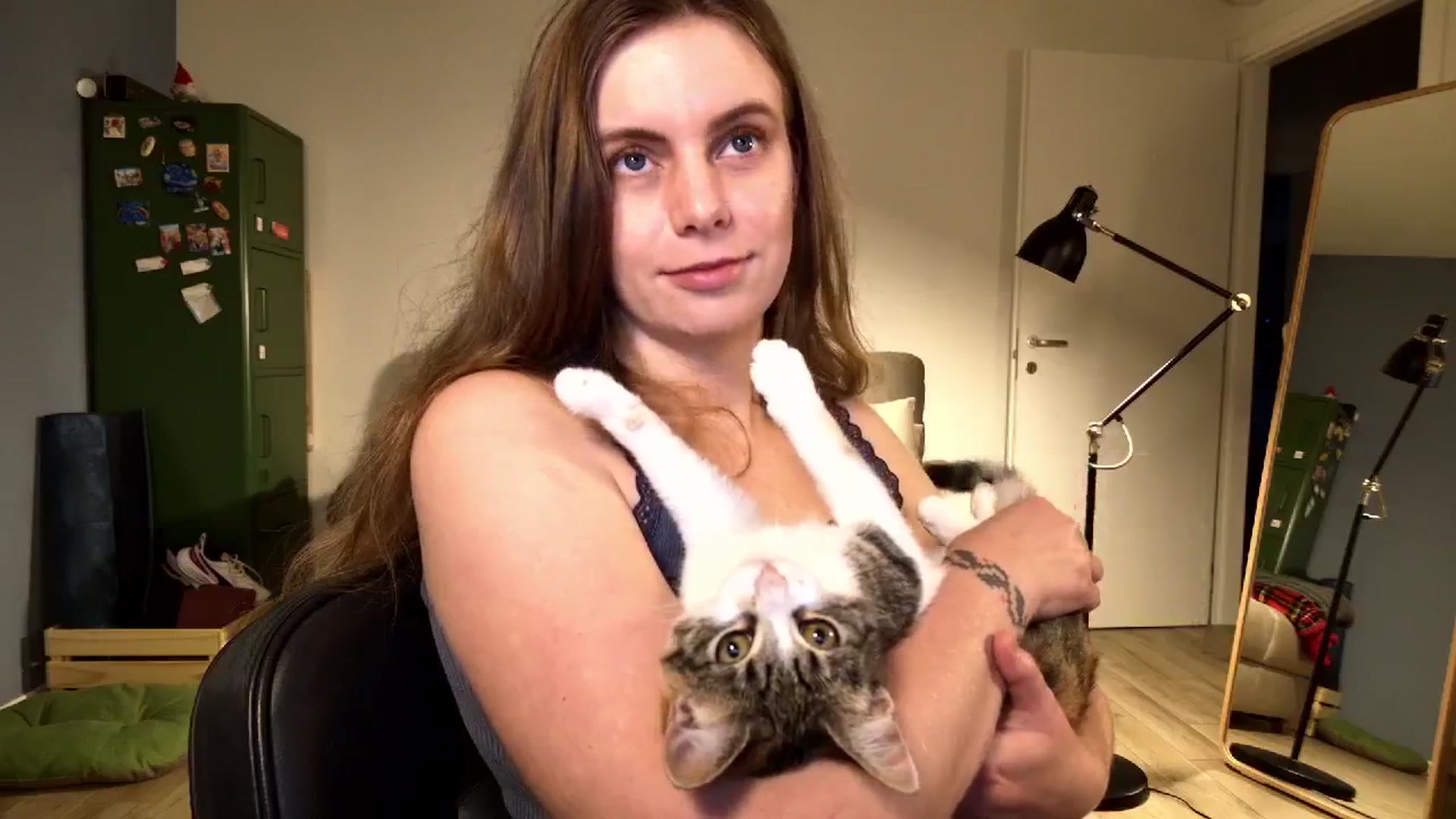 Gallery image thumbnail from Personage's myfreecams stream on, 01/25/2026, 16:03 image 16 of 20