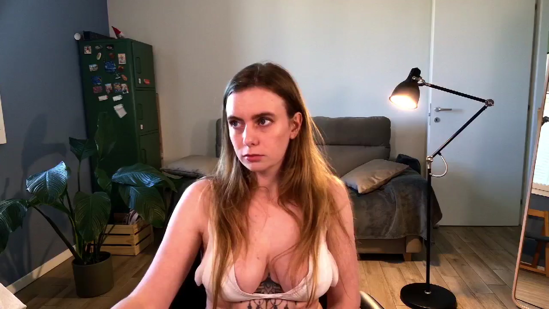 Gallery image thumbnail from Personage's myfreecams stream on, 02/15/2026, 15:10 image 14 of 20