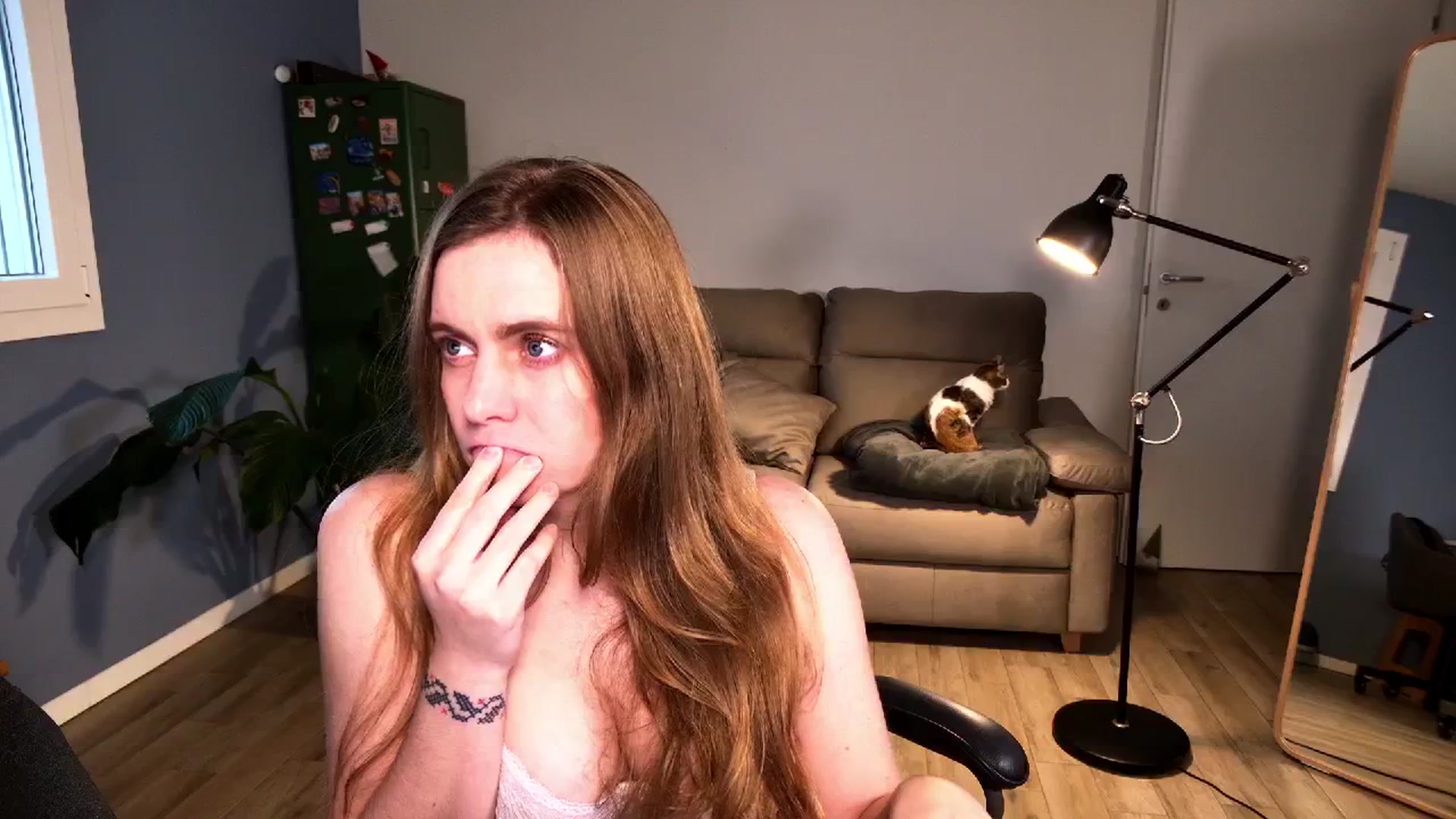 Gallery image thumbnail from Personage's myfreecams stream on, 02/27/2026, 16:40 image 4 of 20