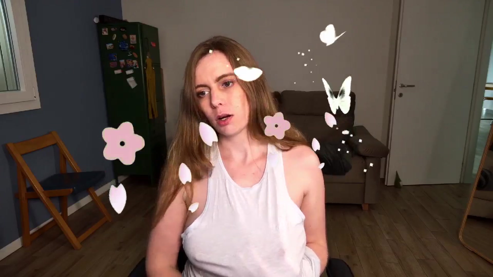 Gallery image thumbnail from Personage's myfreecams stream on, 03/27/2026, 14:14 image 17 of 20